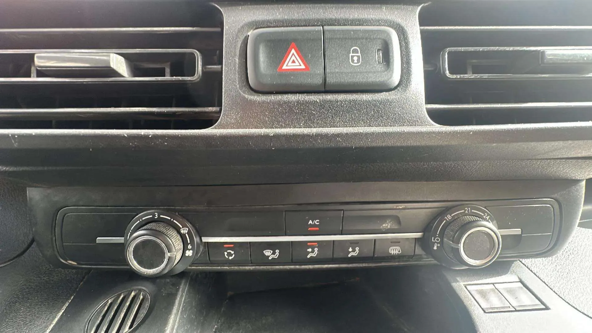 Peugeot Partner Furgón Diesel Partner 1.5BlueHDI Standard 1000kg 100 - foto 14