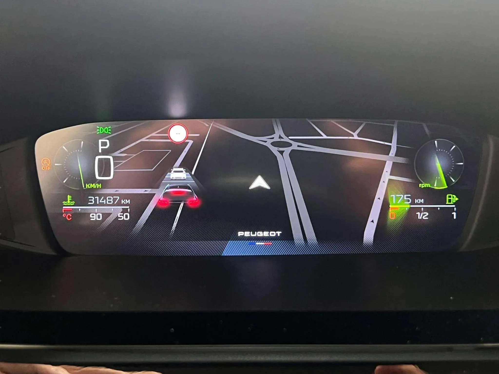 Peugeot 308 Allure BlueHDi 130 EAT8 - foto 7