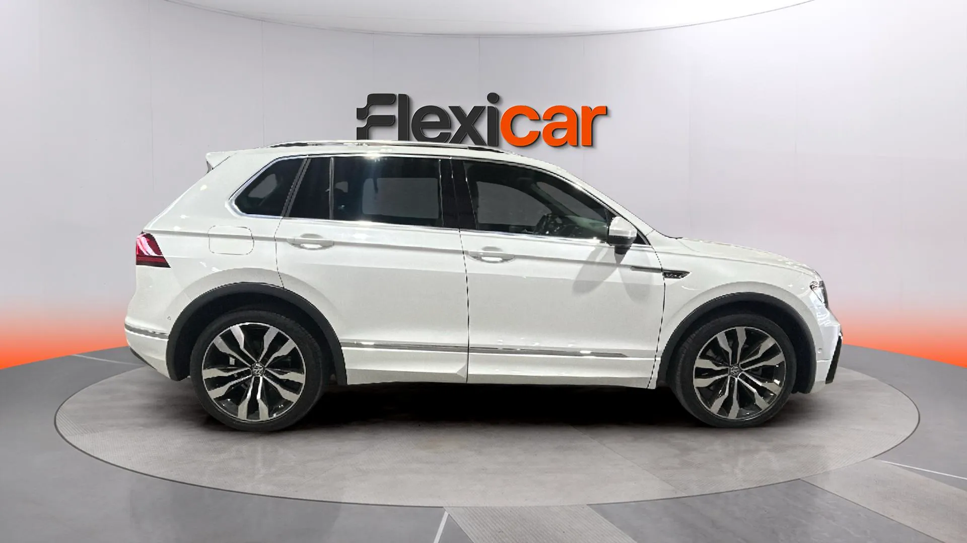 Volkswagen Tiguan Sport 2.0 TDI 4Motion DSG - foto 8