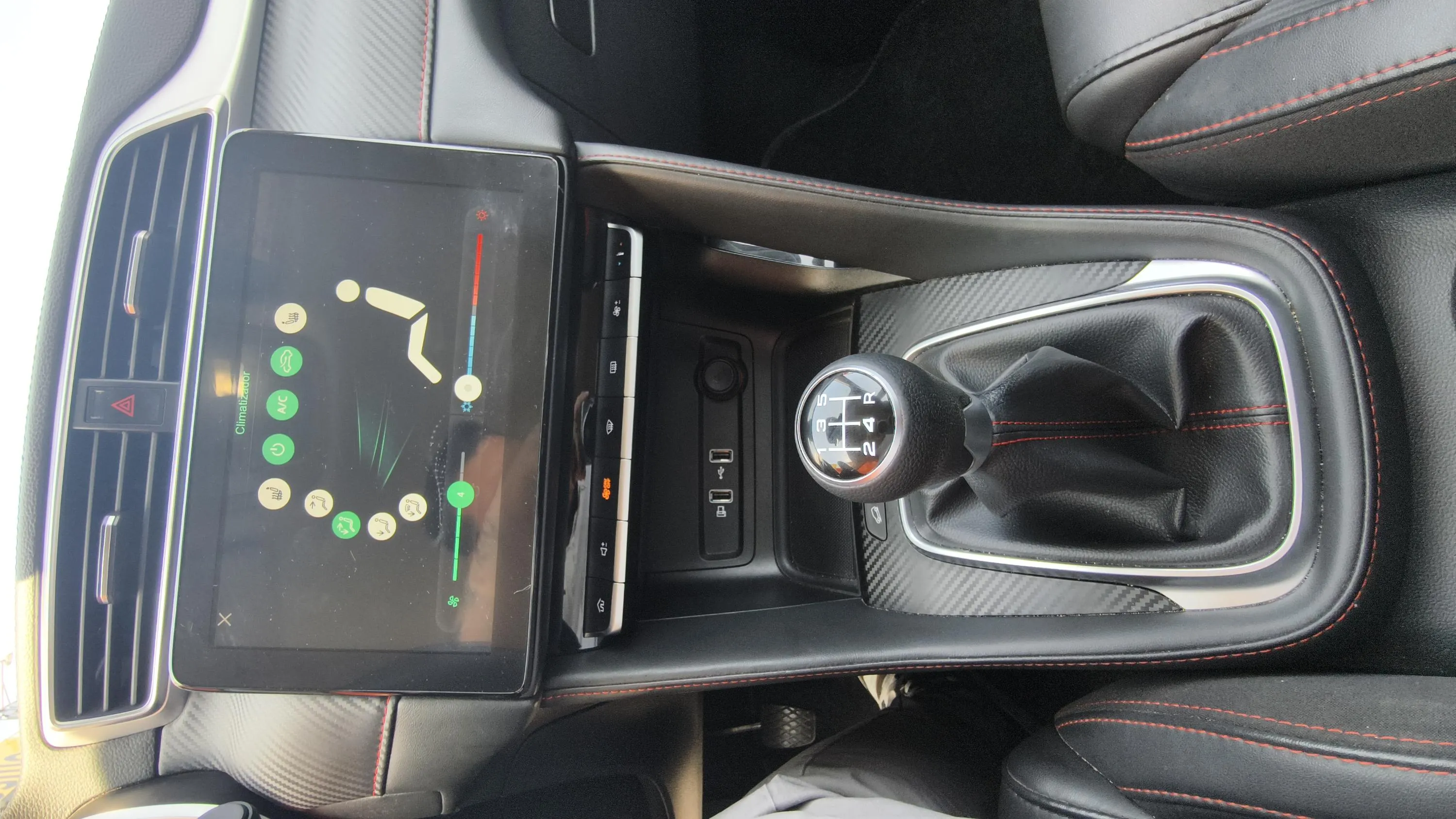 MG ZS 1.0T Luxury - foto 21