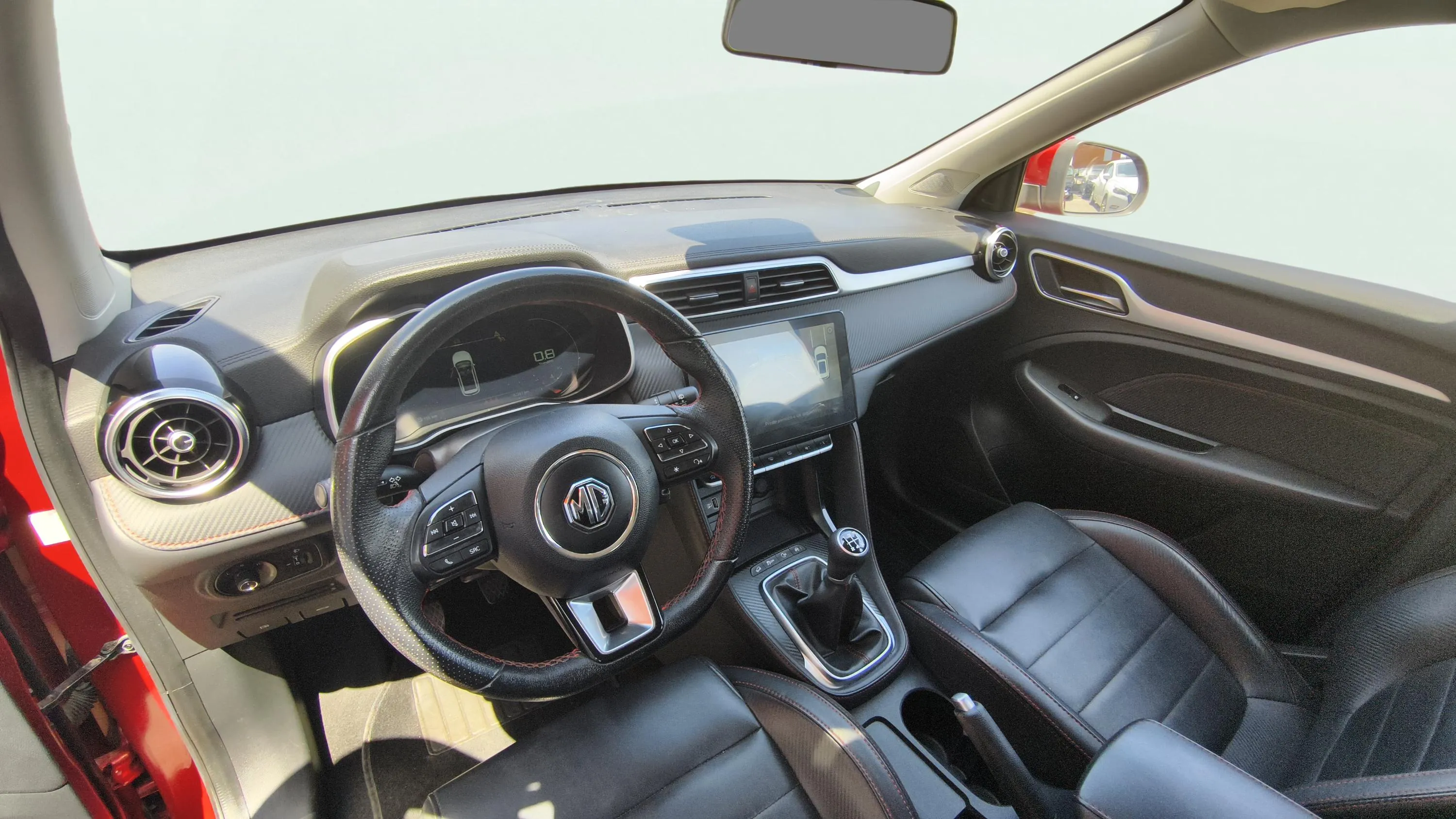 MG ZS 1.0T Luxury - foto 8