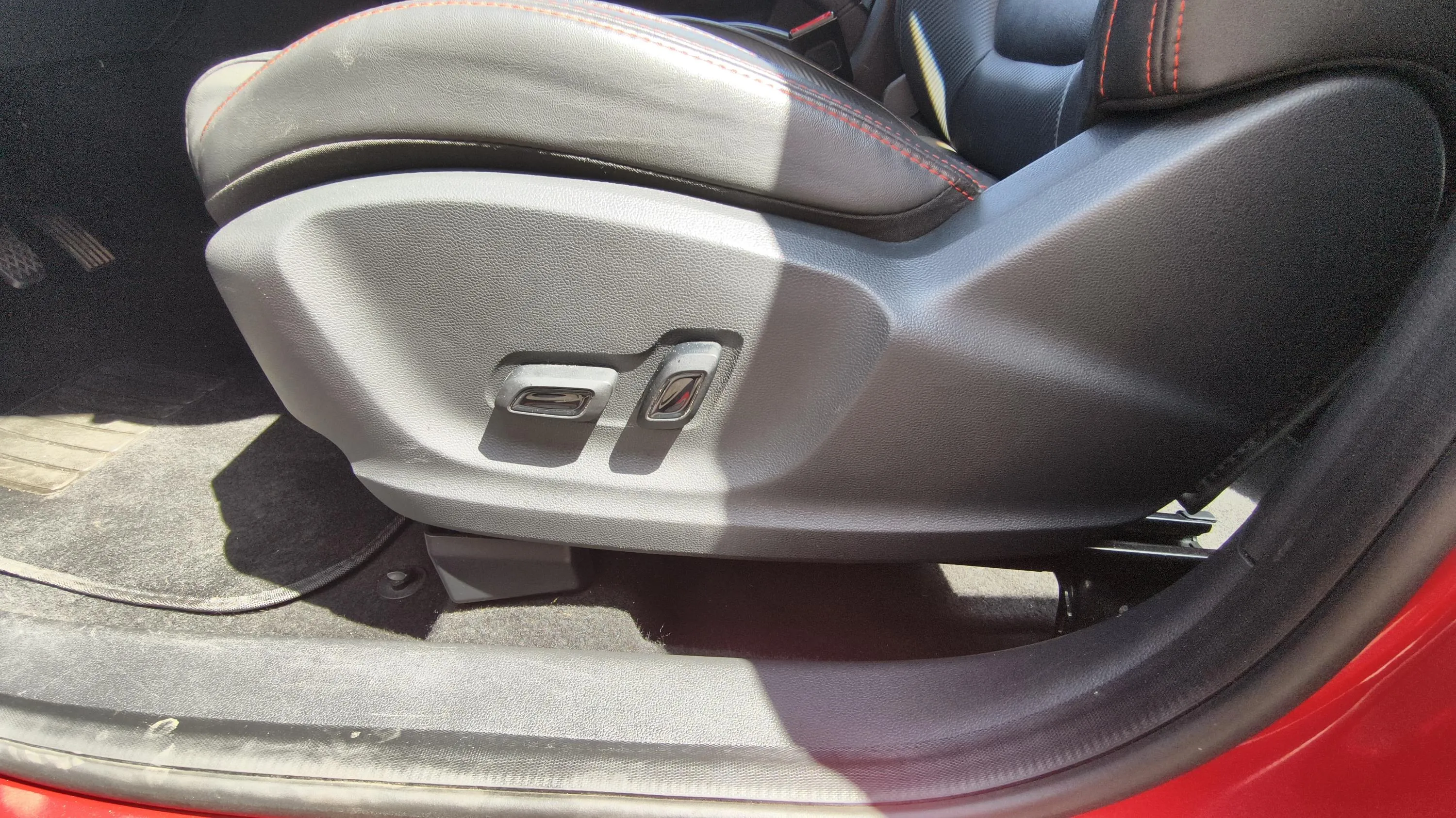MG ZS 1.0T Luxury - foto 18
