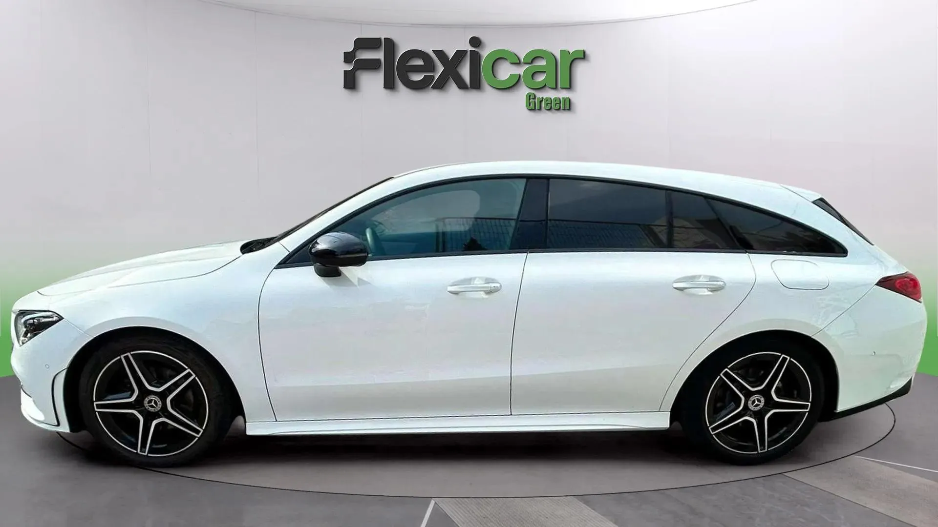 Mercedes-Benz CLA 180 Shooting Brake - foto 4