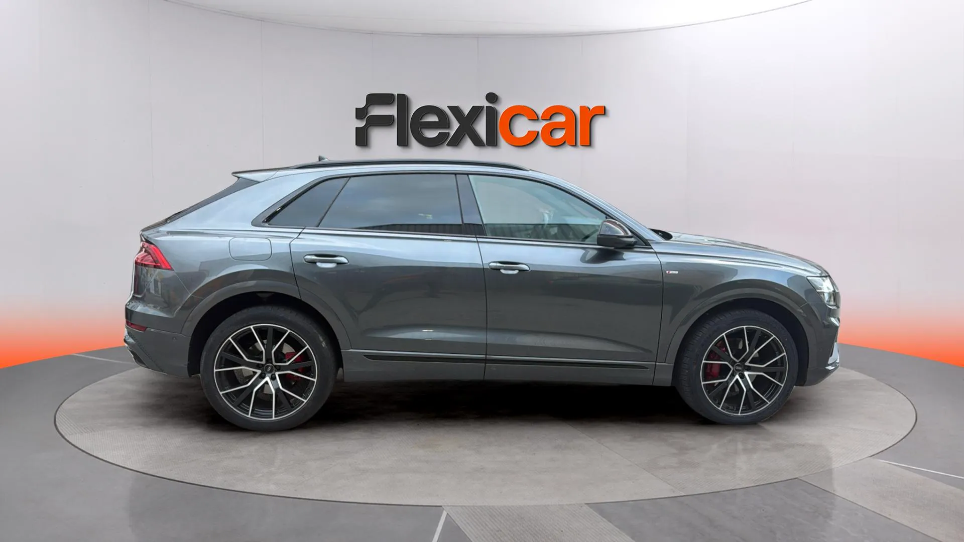 Audi Q8 55 TFSI quattro tiptronic - foto 2
