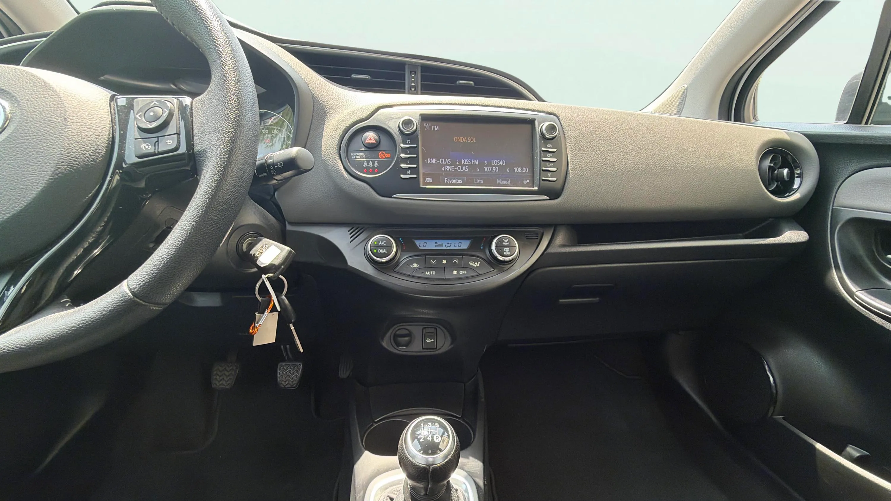 Toyota Yaris 1.0 70 Active - foto 9