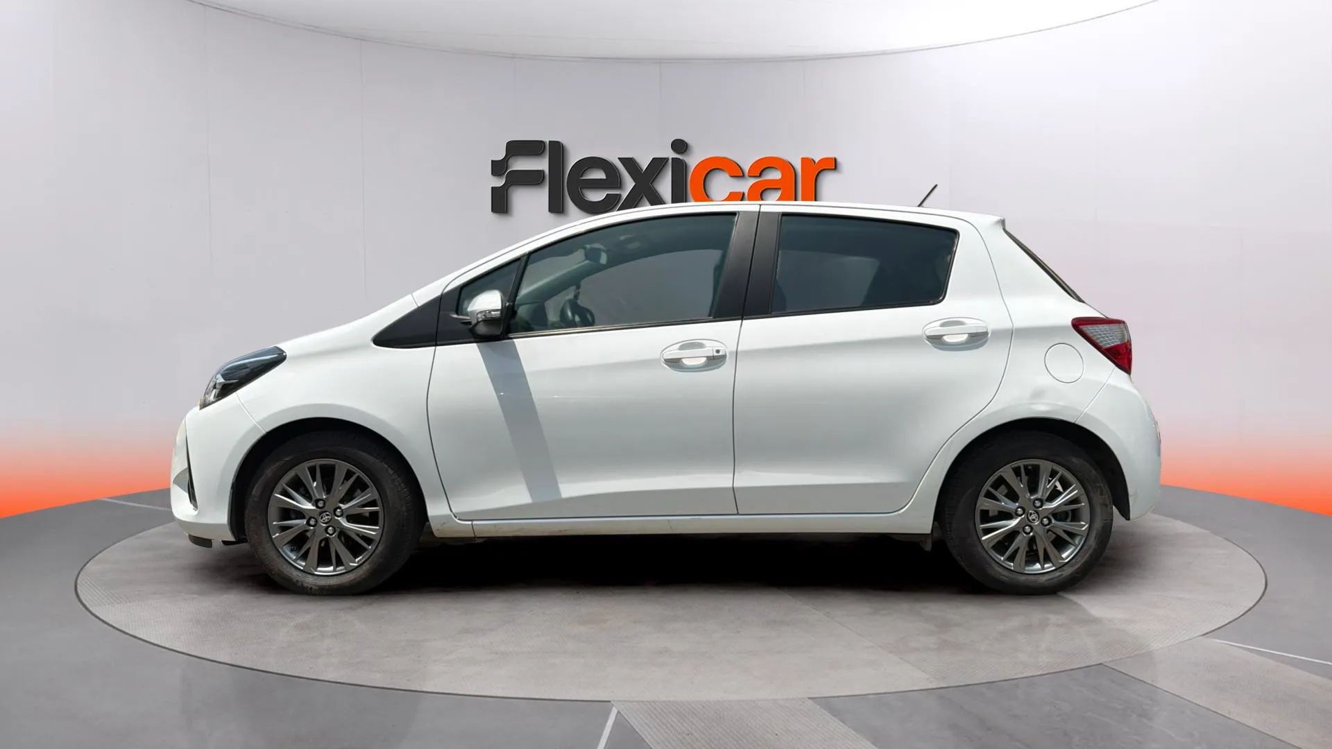 Toyota Yaris 1.0 70 Active - foto 4