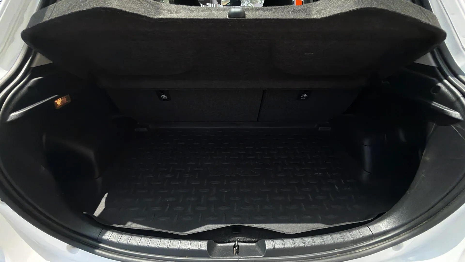 Toyota Yaris 1.0 70 Active - foto 15