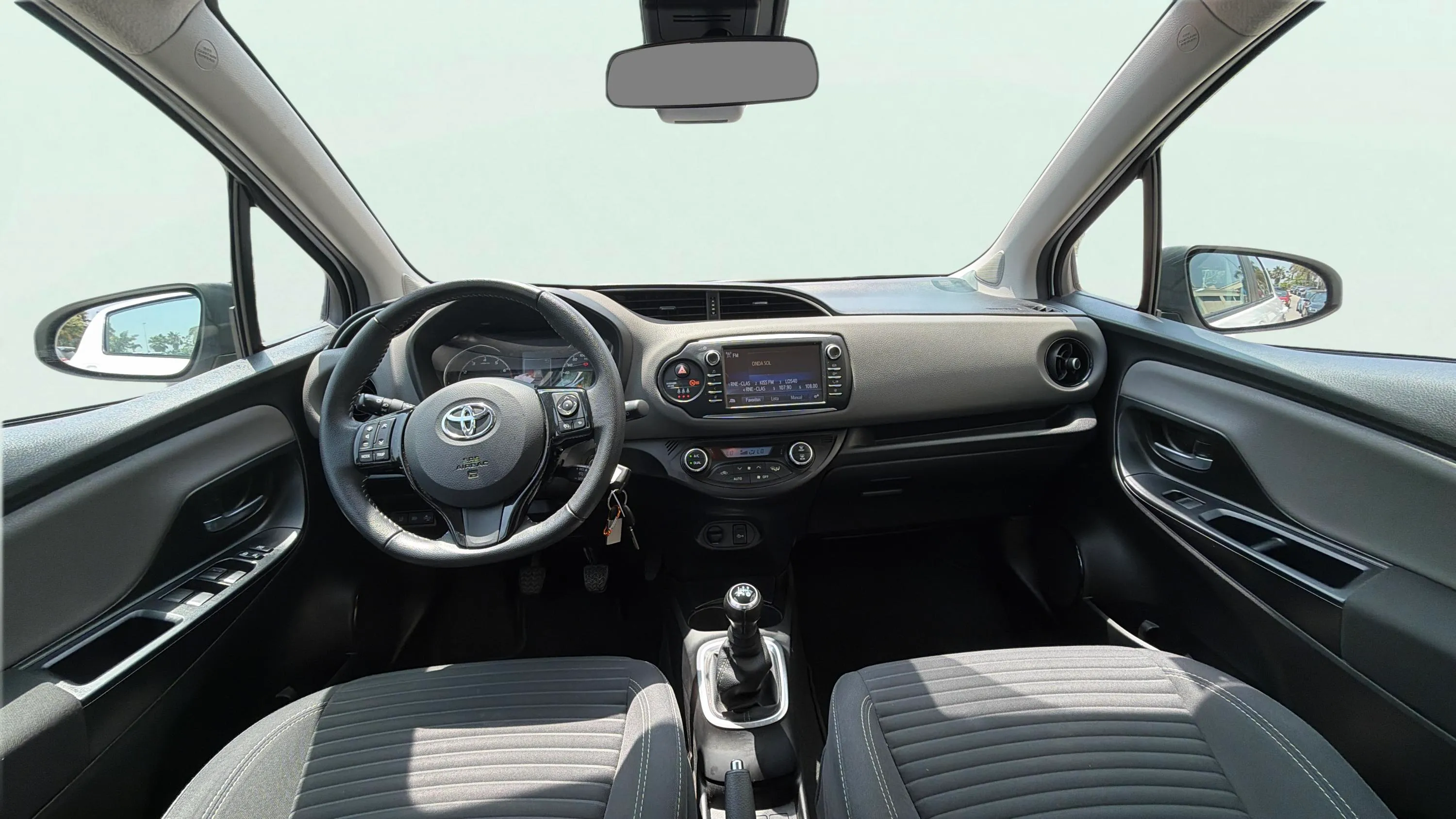 Toyota Yaris 1.0 70 Active - foto 10