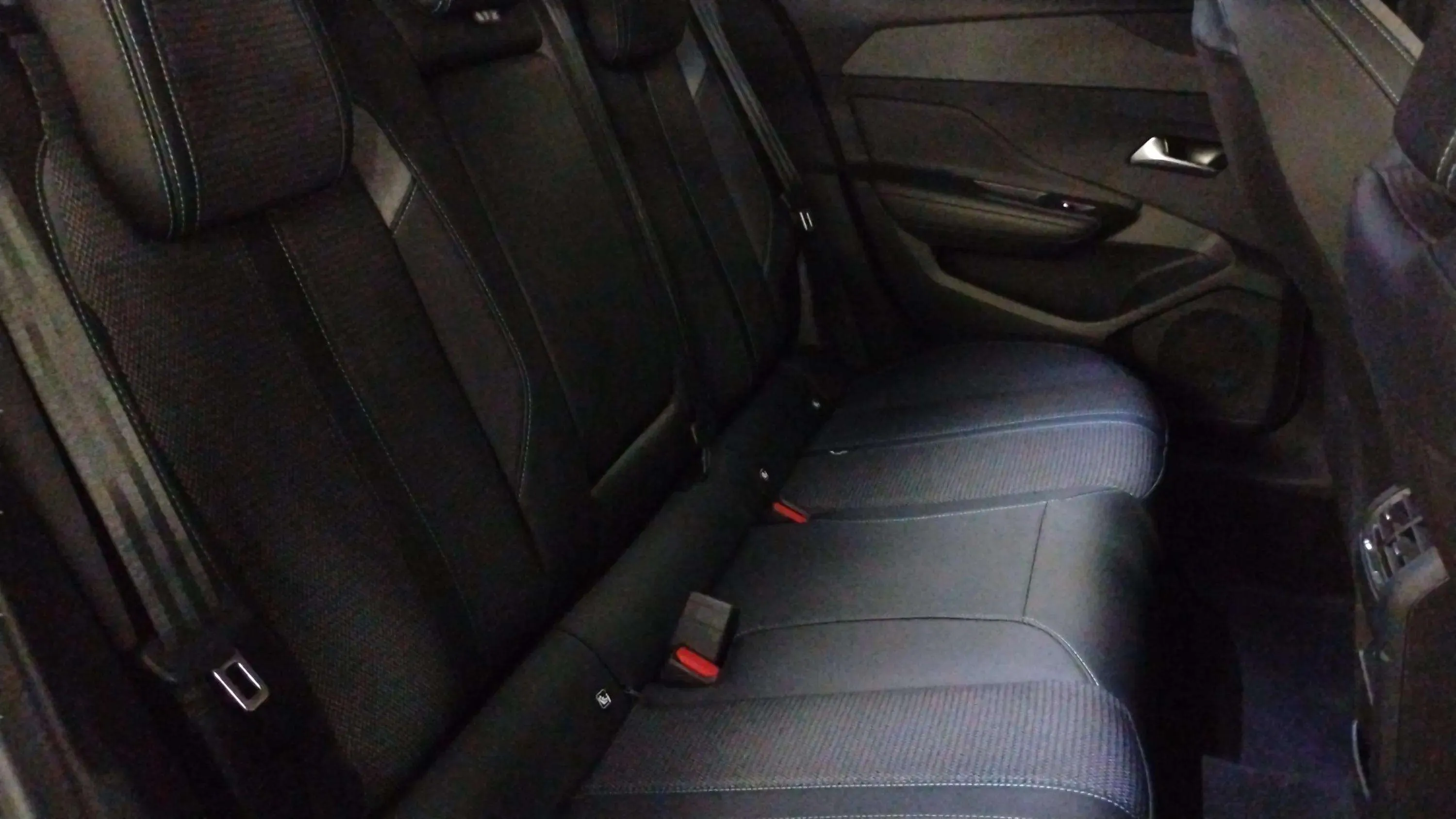 Peugeot 308 Active Hybrid 180 eEAT8 - foto 15