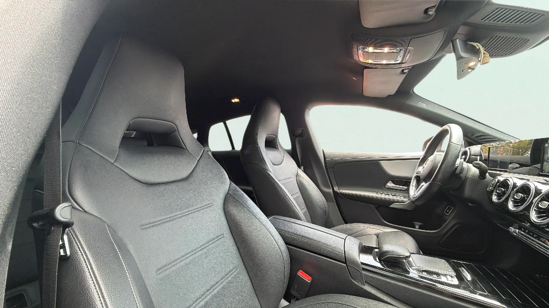 Mercedes-Benz CLA 200 Shooting Brake - foto 21
