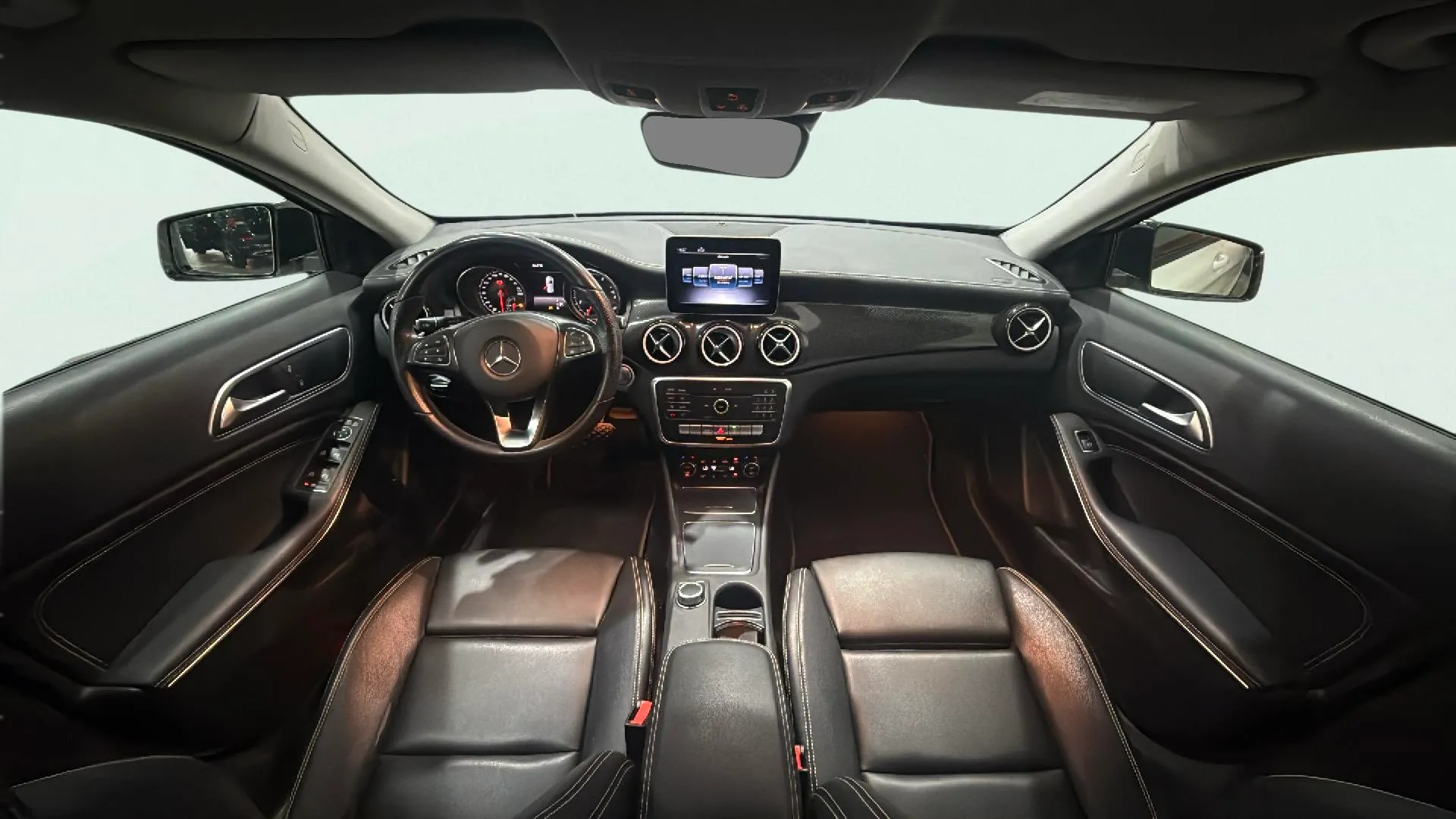 Mercedes-Benz GLA 180 - foto 19