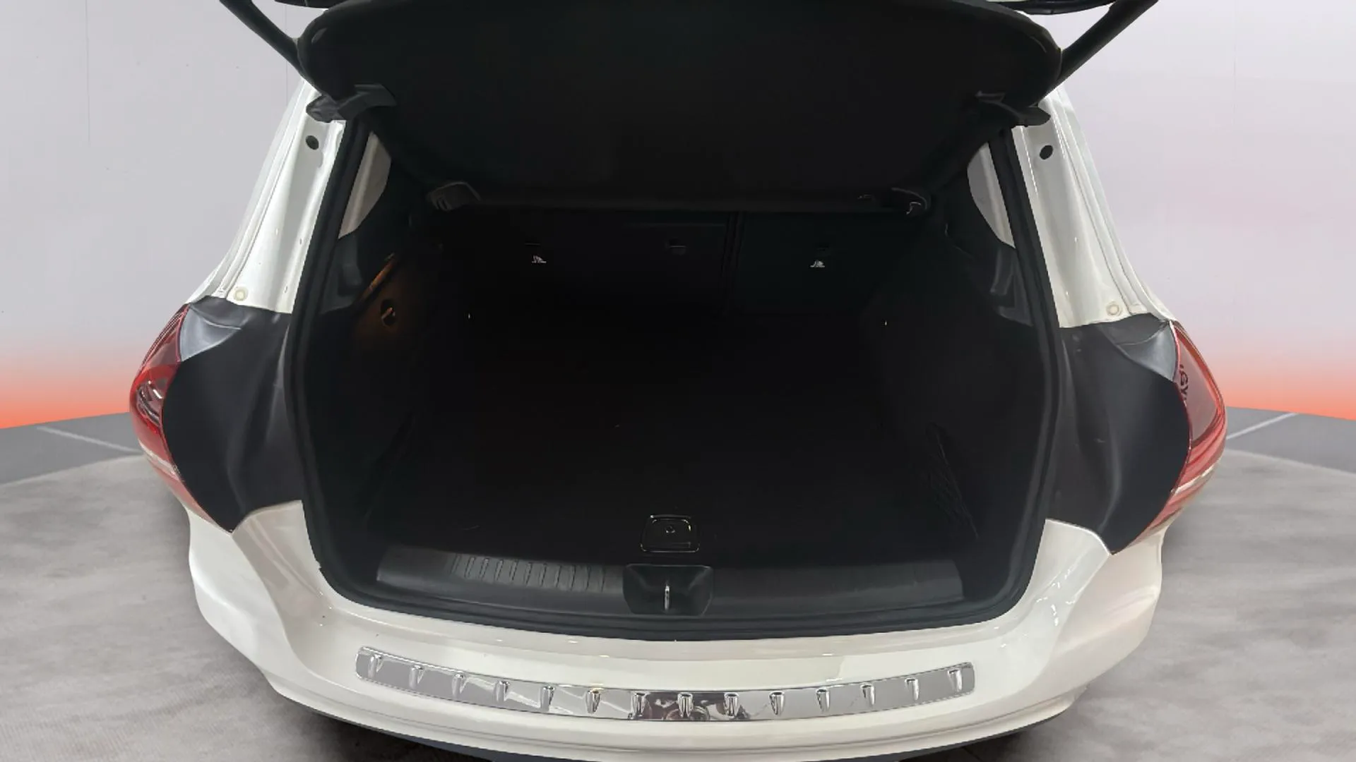 Mercedes-Benz GLA 180 - foto 10