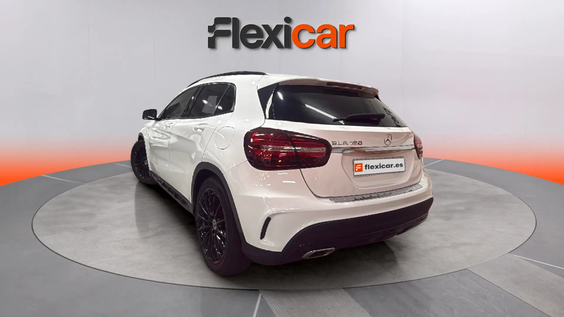 Mercedes-Benz GLA 180 - foto 5