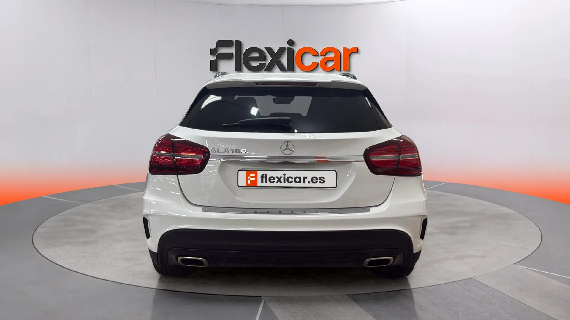 Mercedes-Benz GLA 180 - foto 6