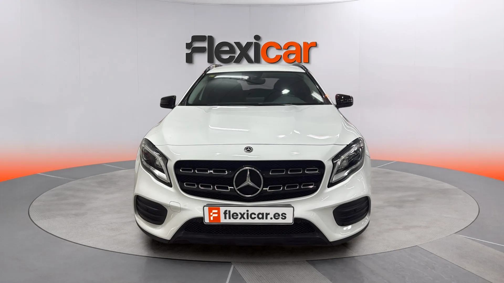 Mercedes-Benz GLA 180 - foto 2