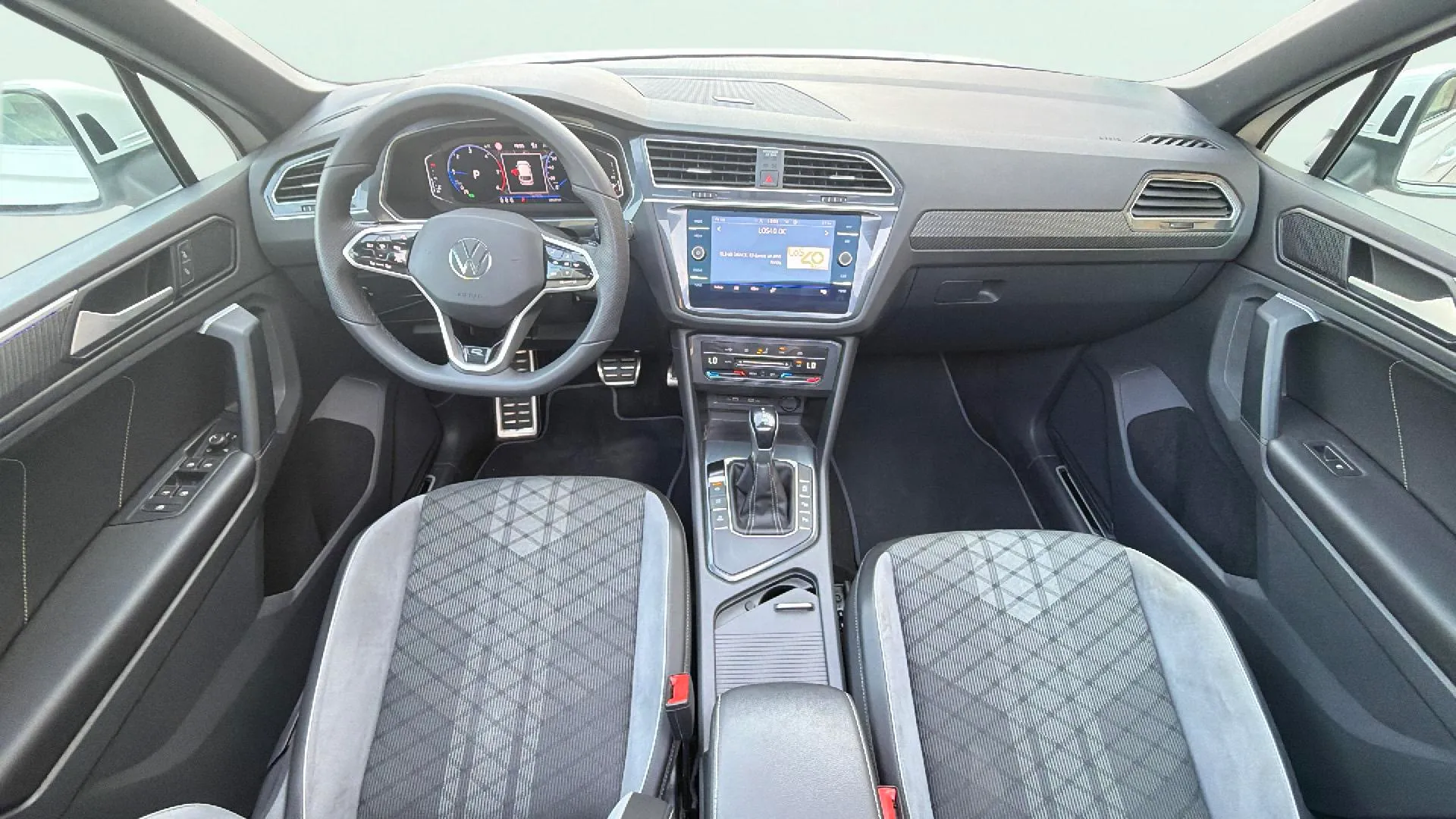 Volkswagen Tiguan R-Line 2.0 TDI DSG - foto 9