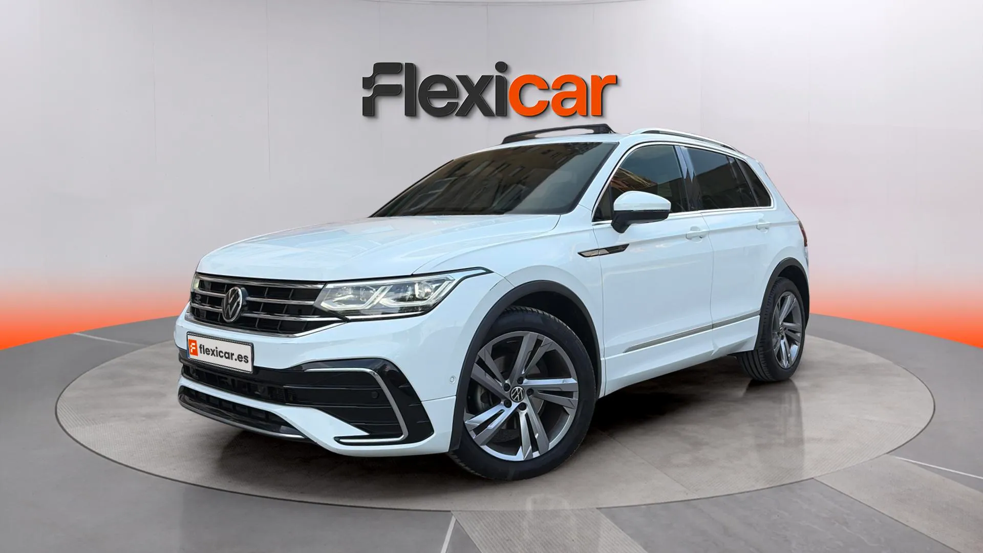 Volkswagen Tiguan R-Line 2.0 TDI DSG - foto 3