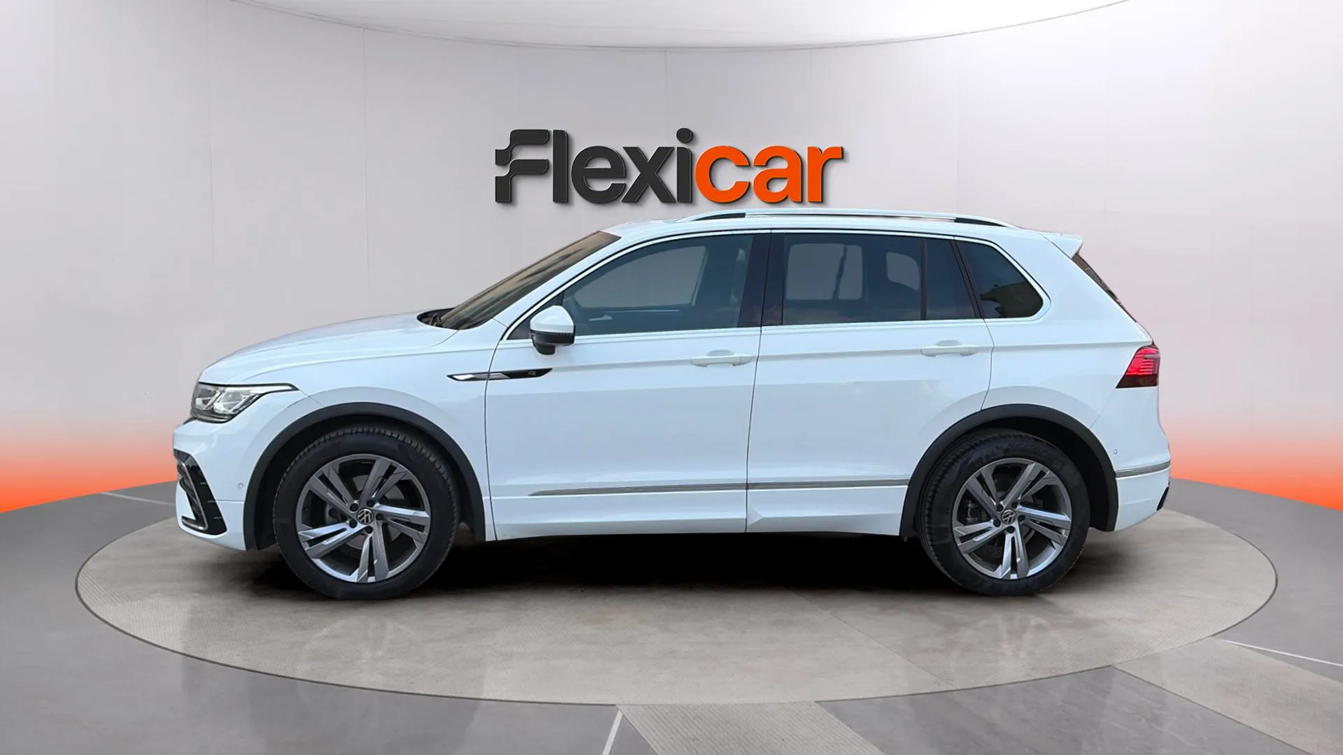 Volkswagen Tiguan R-Line 2.0 TDI DSG - foto 4