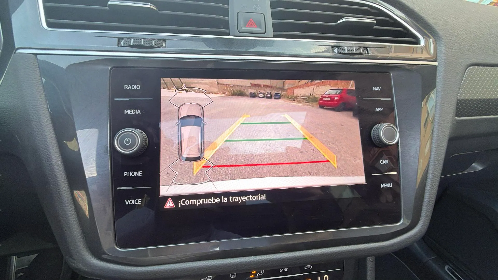 Volkswagen Tiguan R-Line 2.0 TDI DSG - foto 21