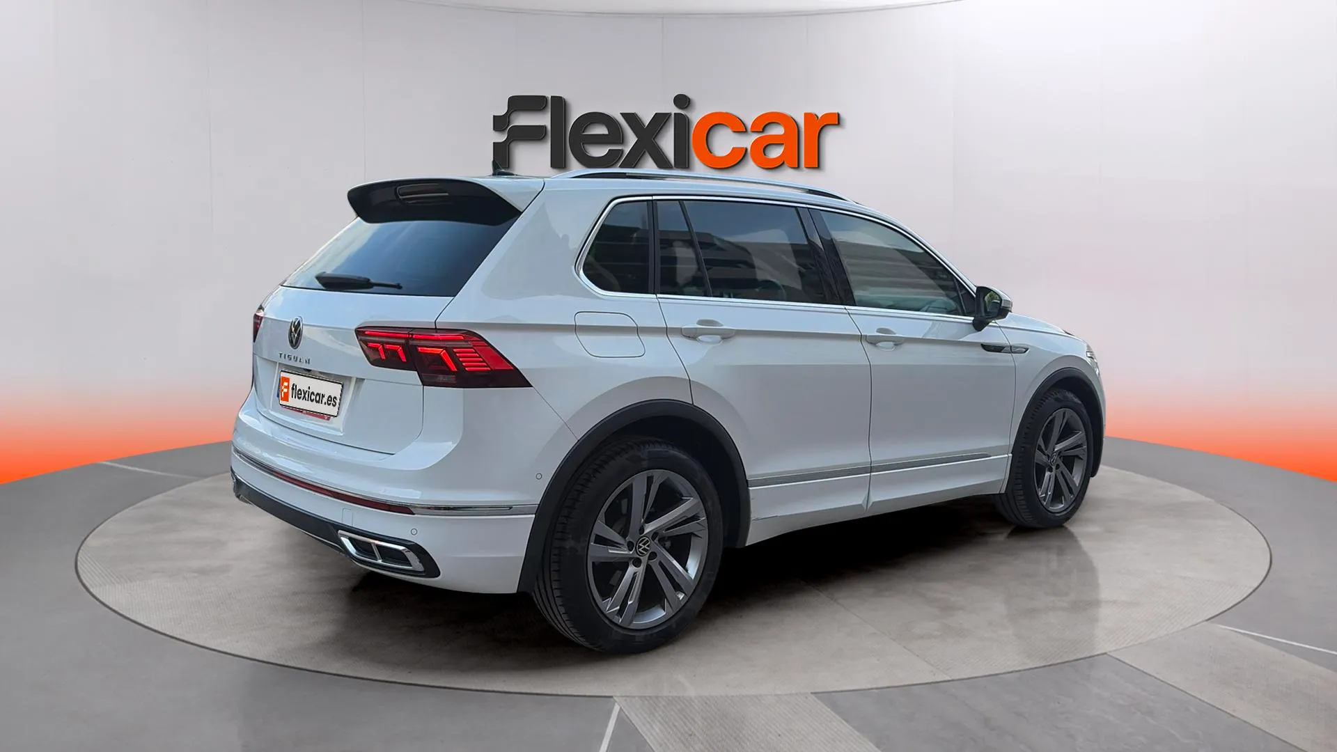 Volkswagen Tiguan R-Line 2.0 TDI DSG - foto 7