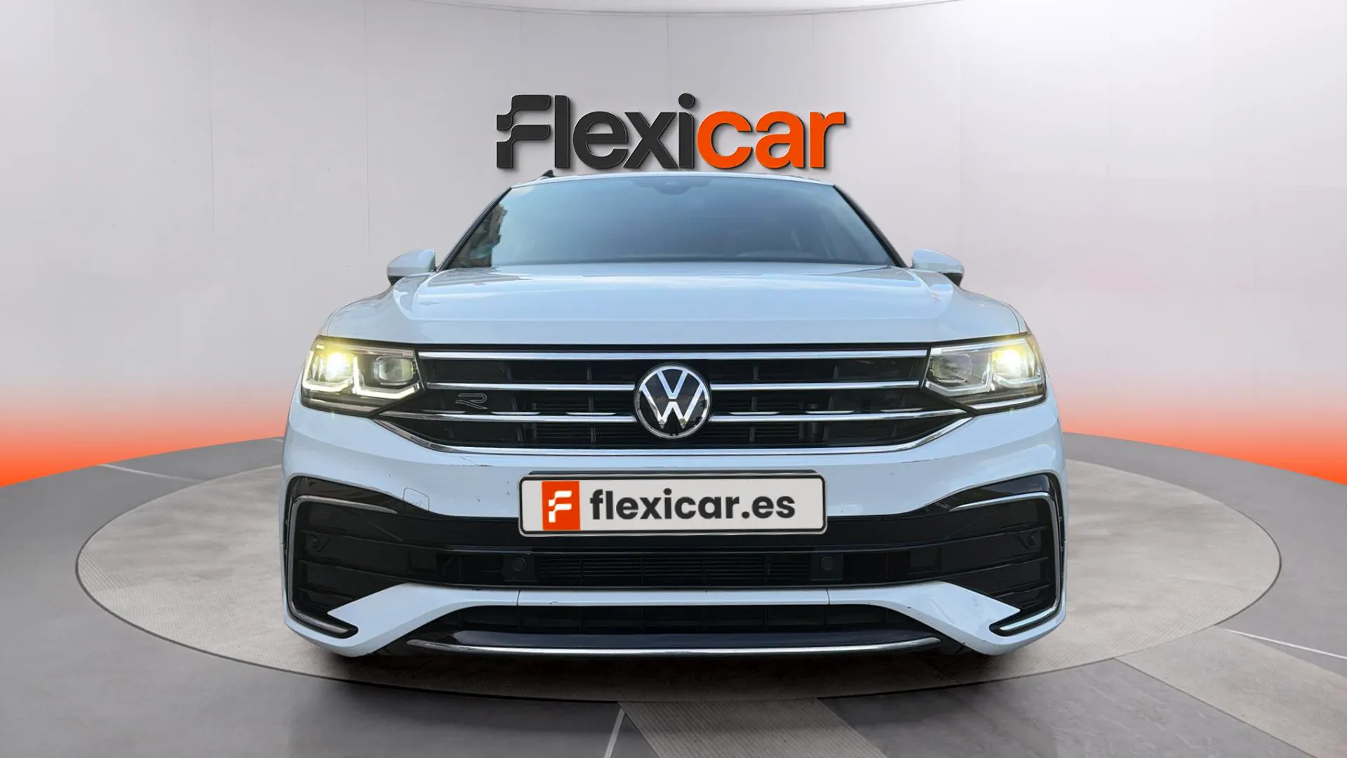 Volkswagen Tiguan R-Line 2.0 TDI DSG - foto 2