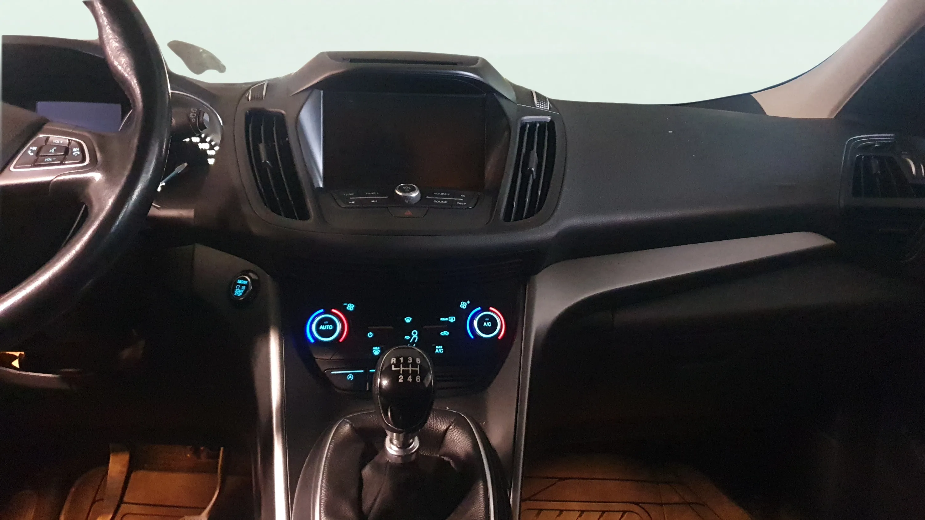 Ford Kuga 1.5 EcoBoost 4x2 Titanium - foto 6