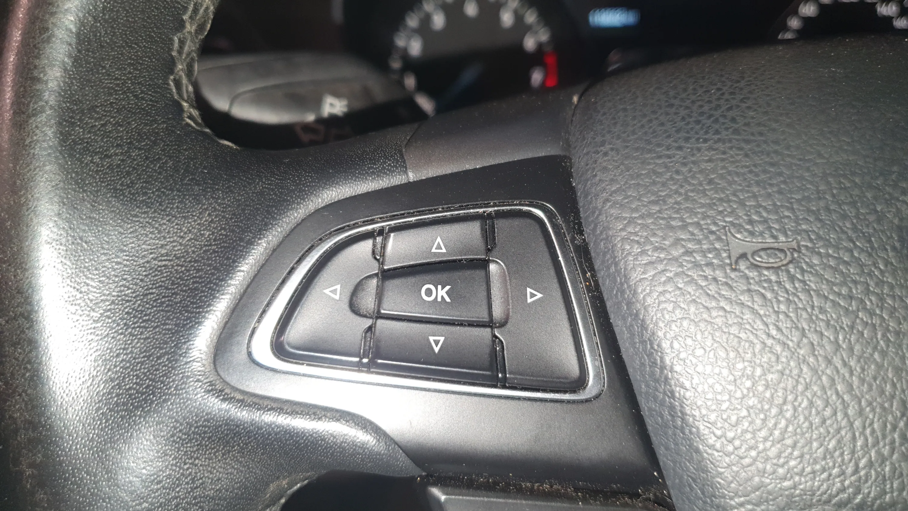 Ford Kuga 1.5 EcoBoost 4x2 Titanium - foto 13