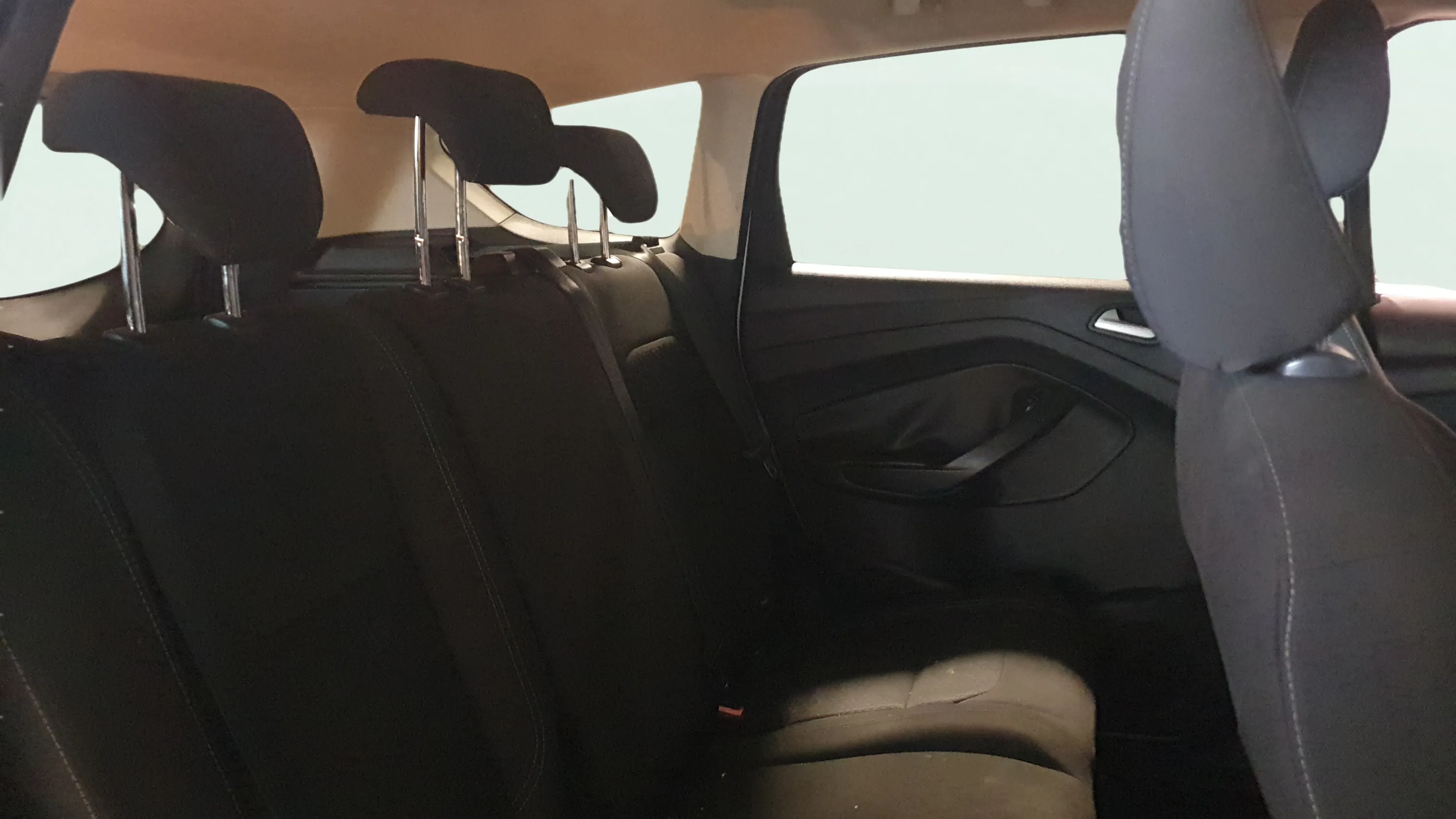 Ford Kuga 1.5 EcoBoost 4x2 Titanium - foto 10