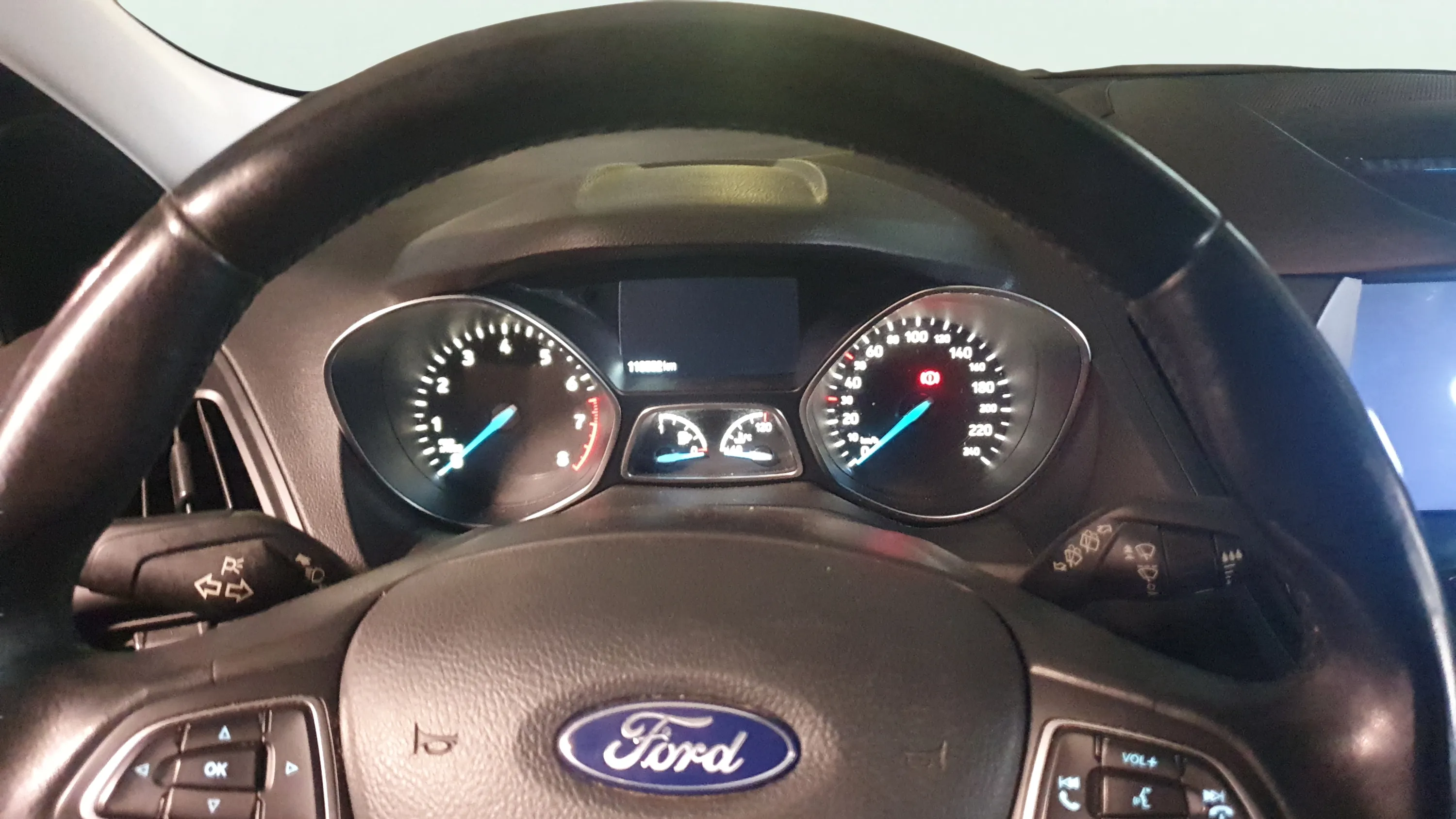 Ford Kuga 1.5 EcoBoost 4x2 Titanium - foto 8