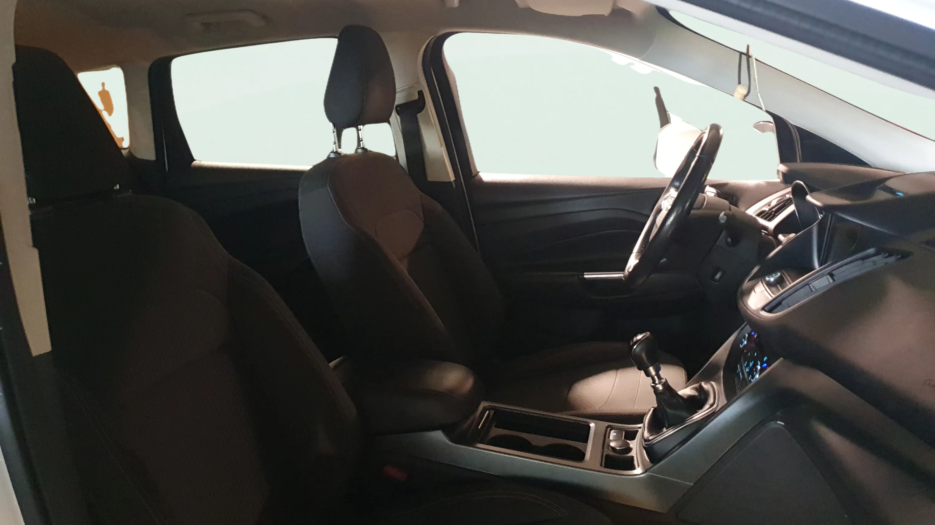 Ford Kuga 1.5 EcoBoost 4x2 Titanium - foto 9