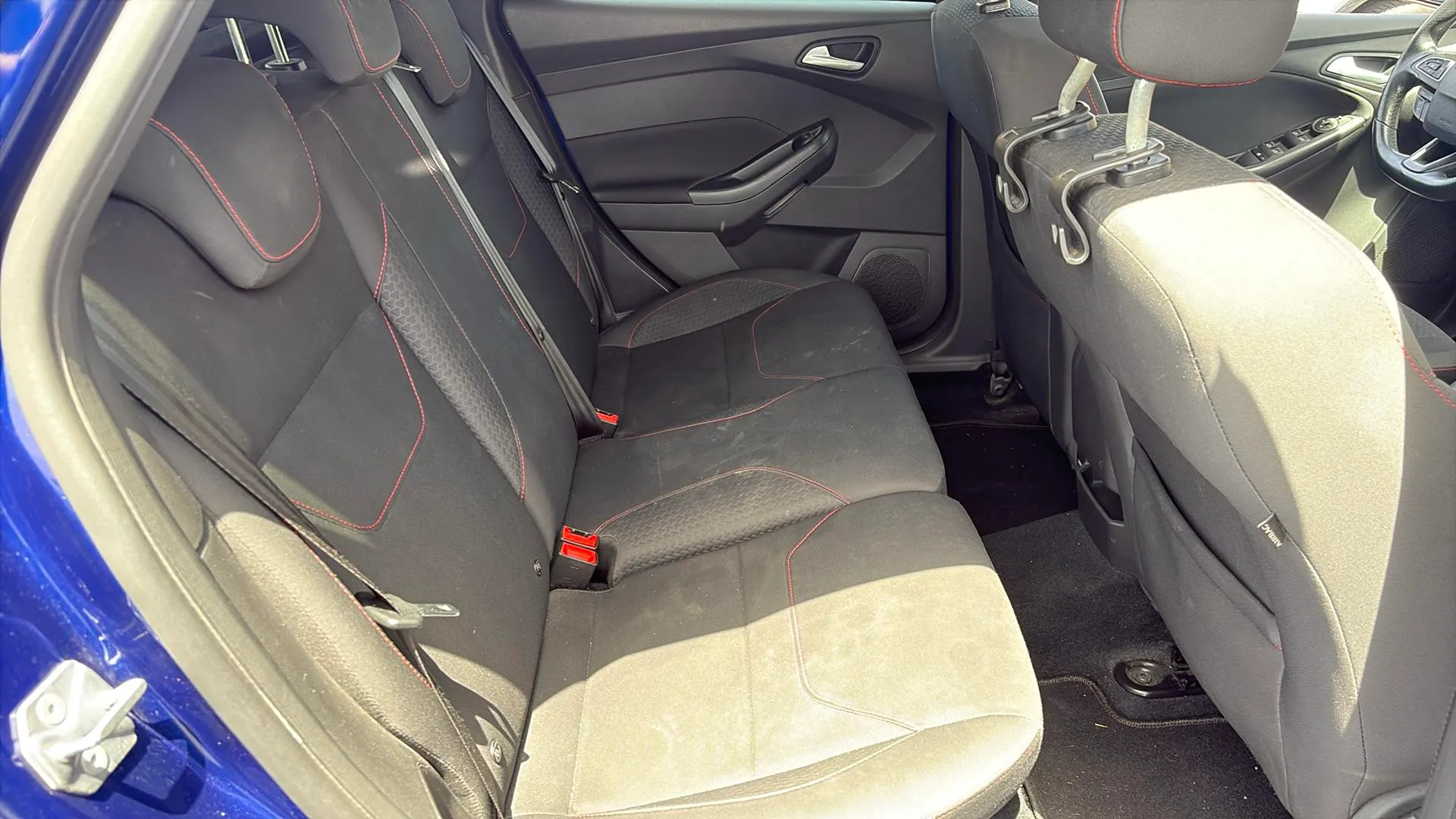 Ford Focus 1.0 EcoBoost ST-Line - foto 13