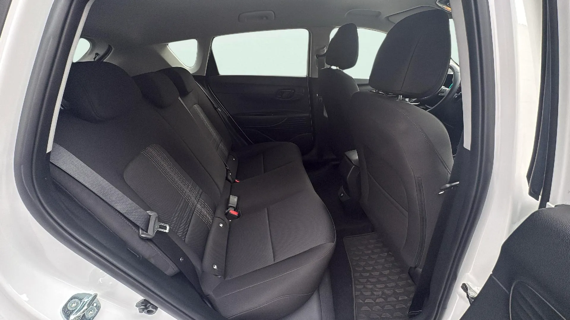 Hyundai Bayon 1.0 T-GDi 48V Tecno DCT - foto 16