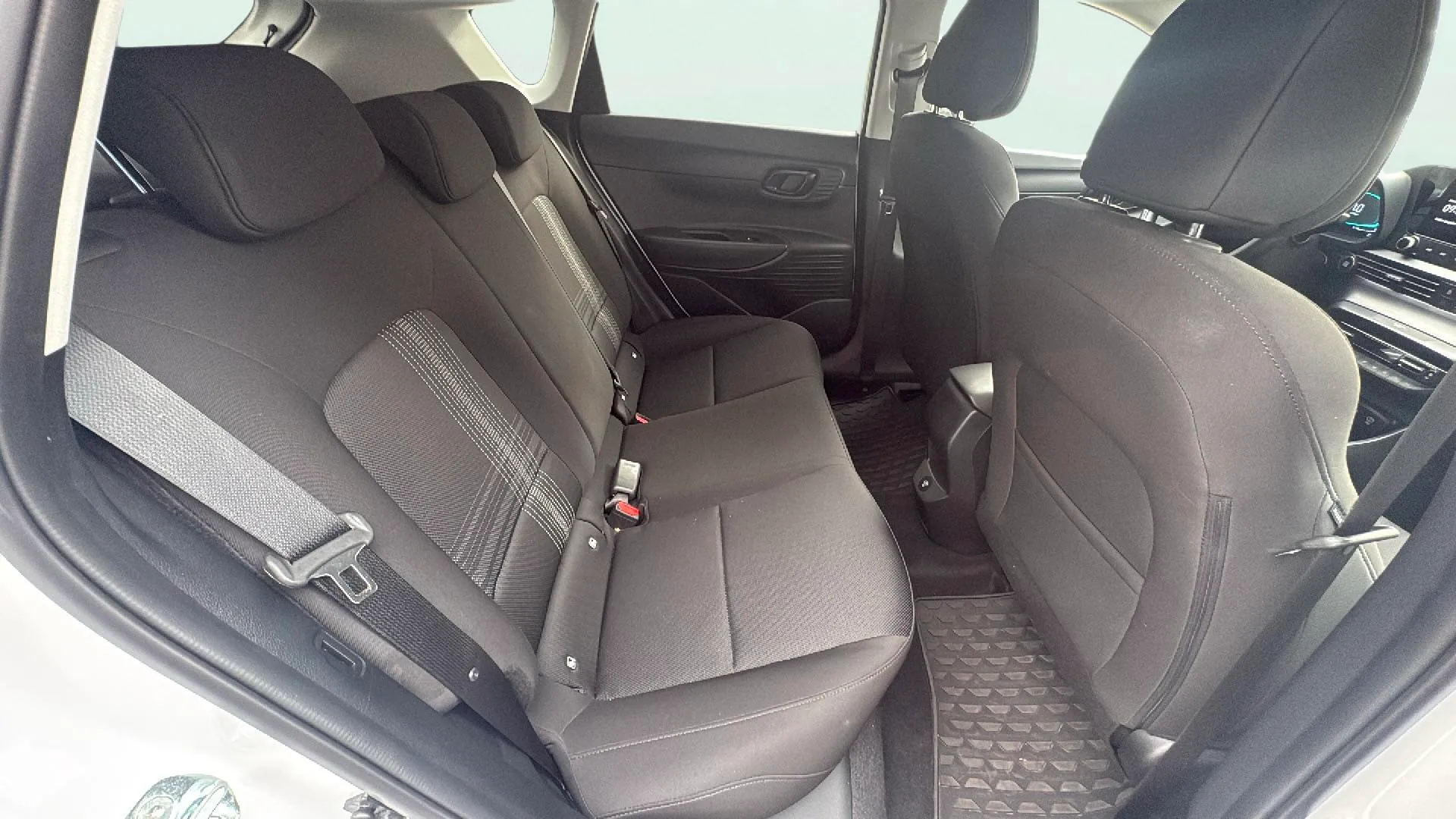 Hyundai Bayon 1.0 T-GDi 48V Tecno DCT - foto 15