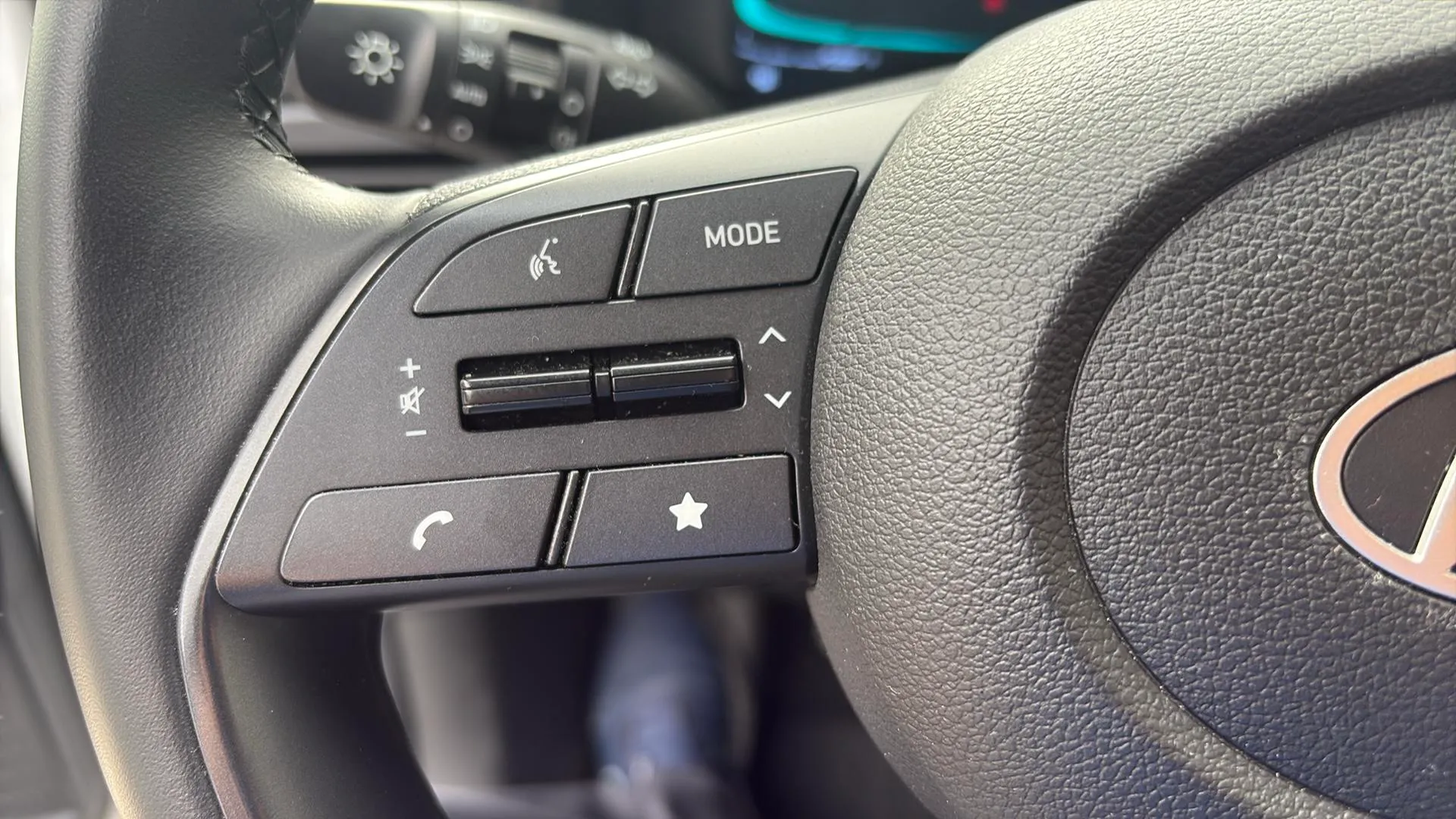 Hyundai Bayon 1.0 T-GDi 48V Tecno DCT - foto 18