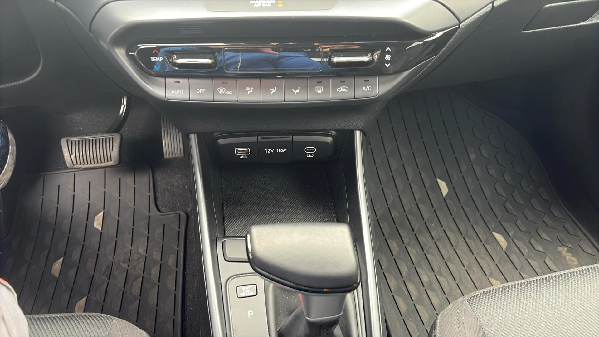 Hyundai Bayon 1.0 T-GDi 48V Tecno DCT - foto 22