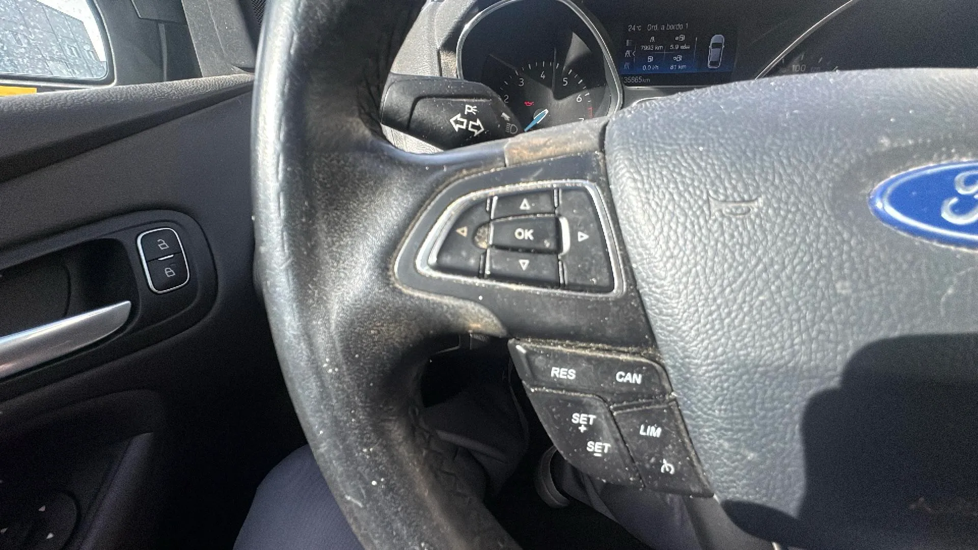 Ford Focus 1.0 EcoBoost Titanium - foto 16