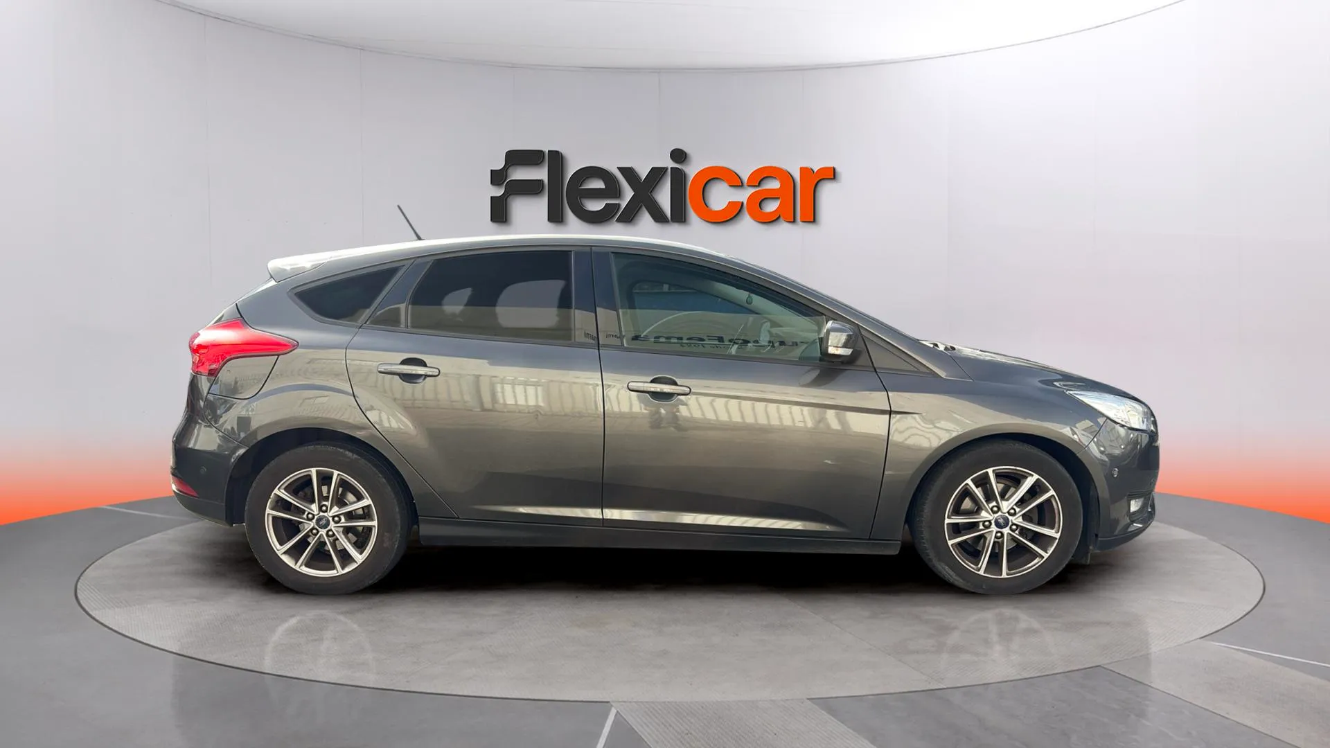 Ford Focus 1.0 EcoBoost Titanium - foto 7