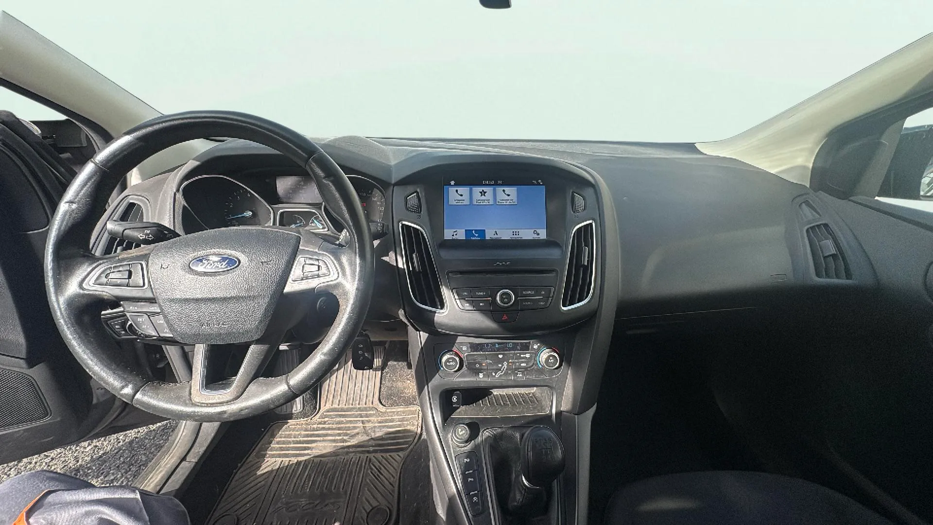 Ford Focus 1.0 EcoBoost Titanium - foto 12
