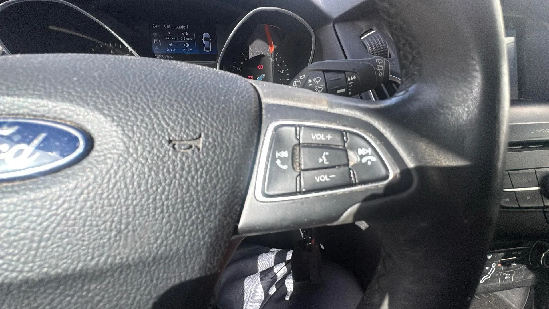 Ford Focus 1.0 EcoBoost Titanium - foto 17