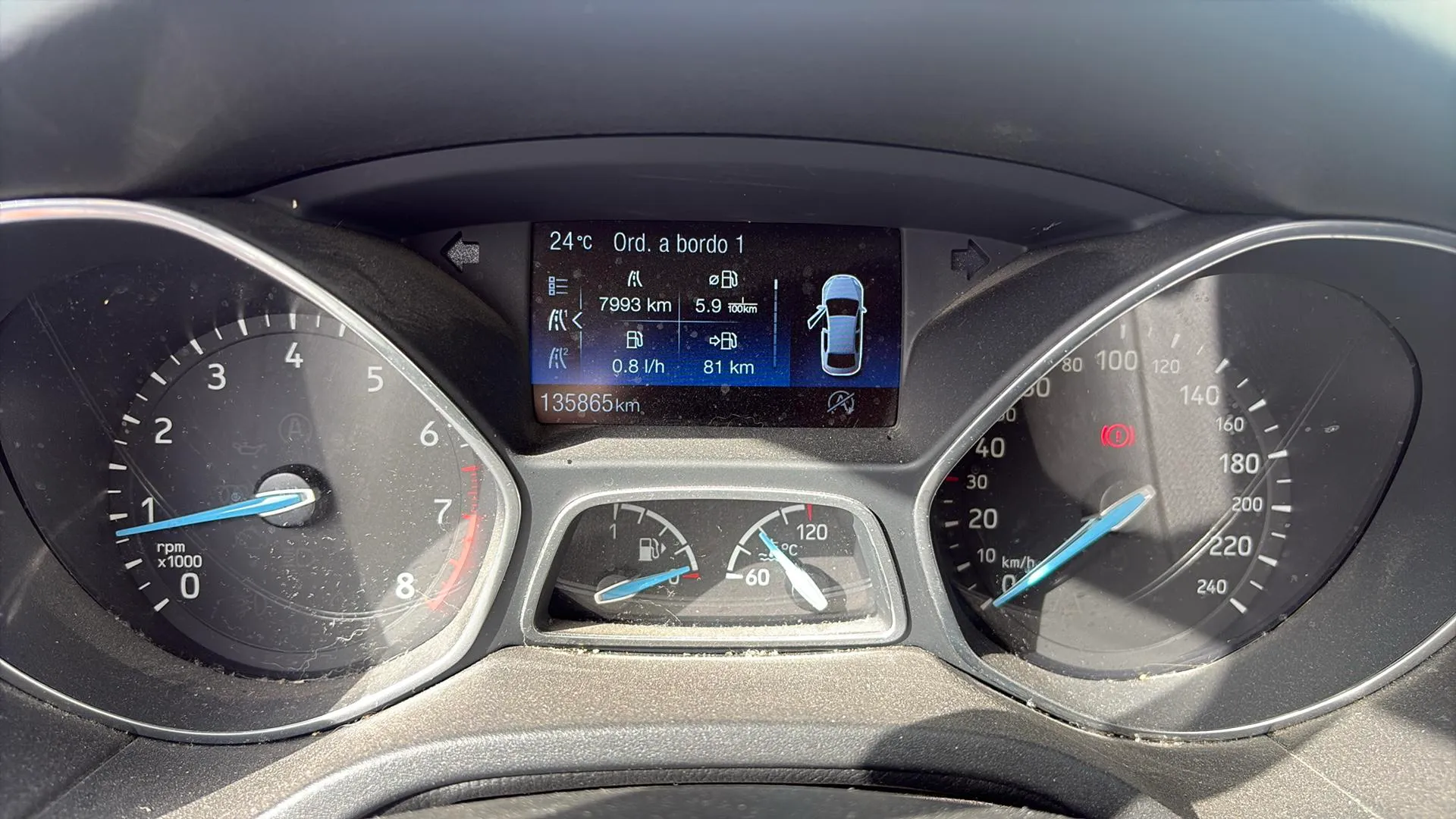 Ford Focus 1.0 EcoBoost Titanium - foto 11