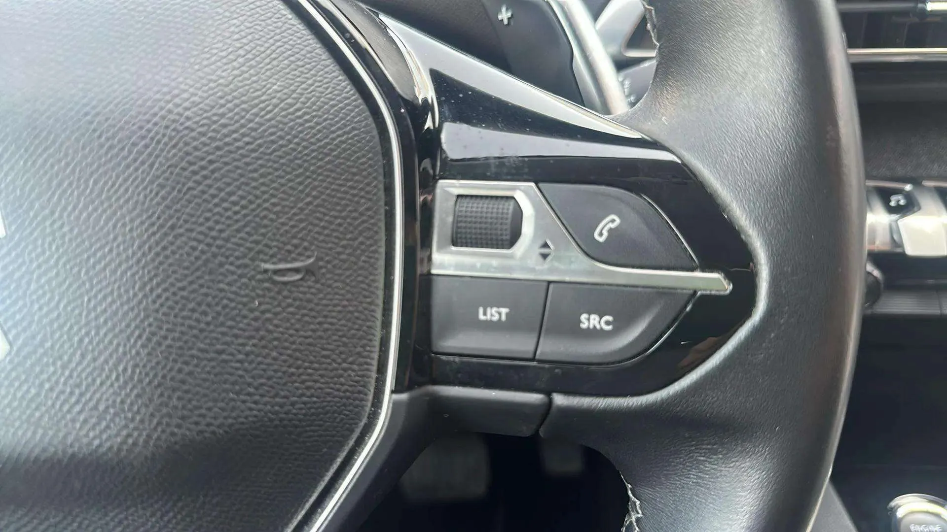 Peugeot 3008 1.5 BlueHDi Allure Pack EAT8 - foto 13