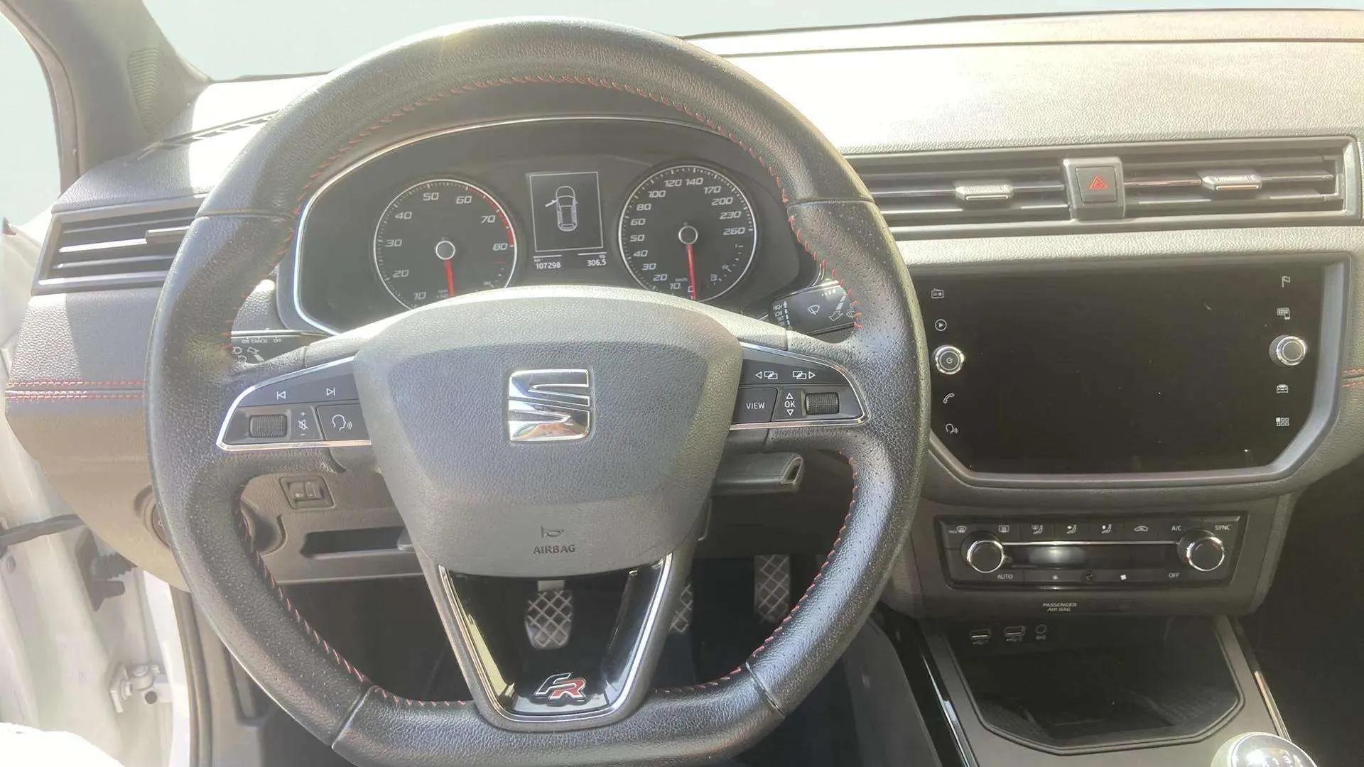 SEAT Arona 1.5 TSI FR - foto 13