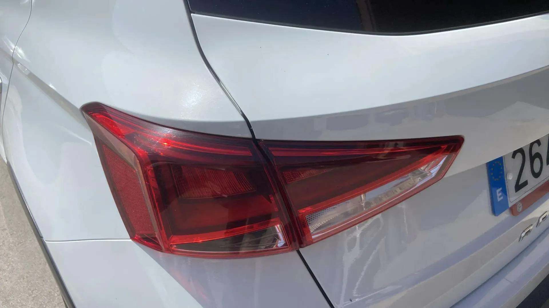 SEAT Arona 1.5 TSI FR - foto 11