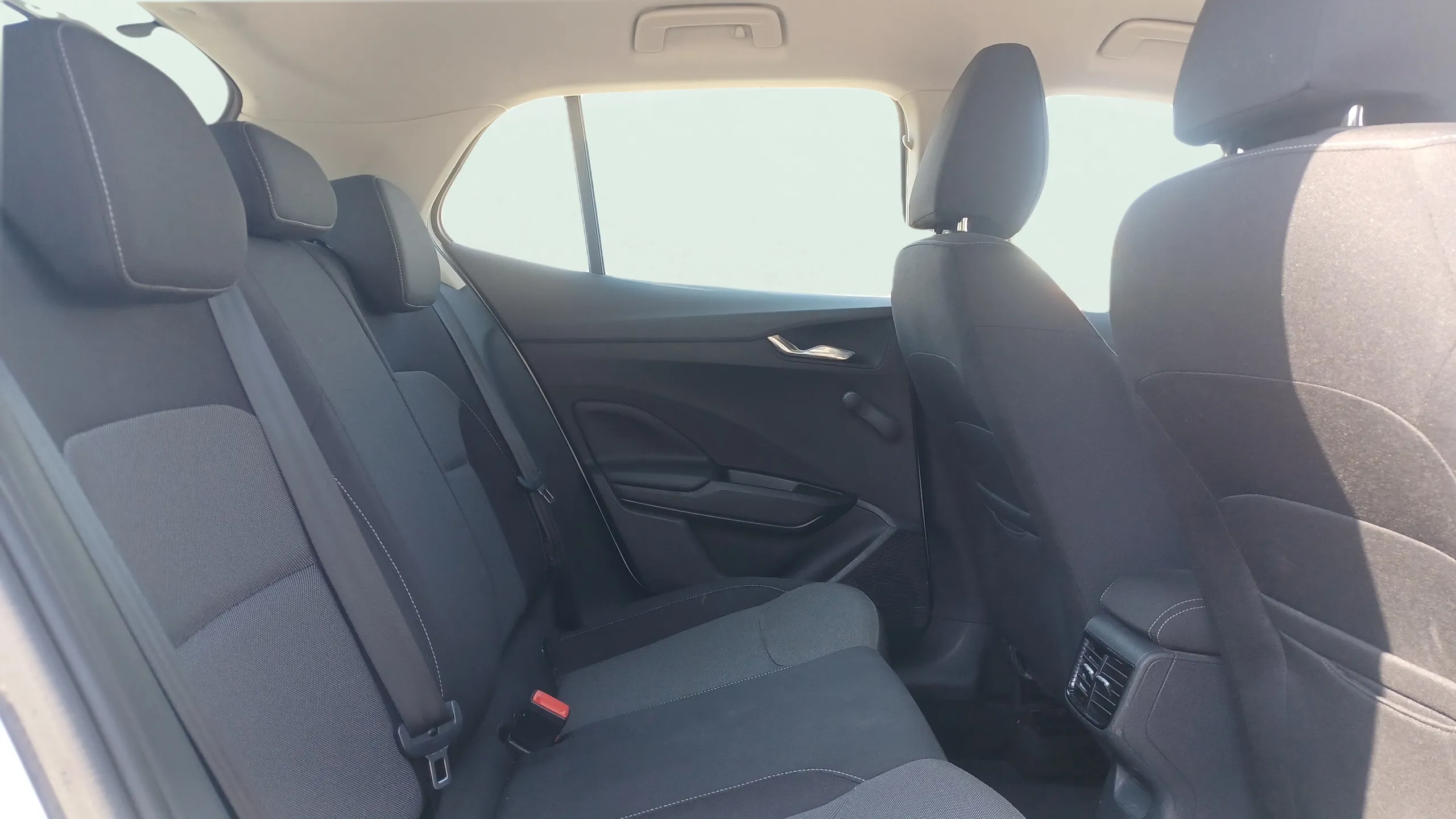 Škoda Fabia 1.0 TSI Active - foto 14