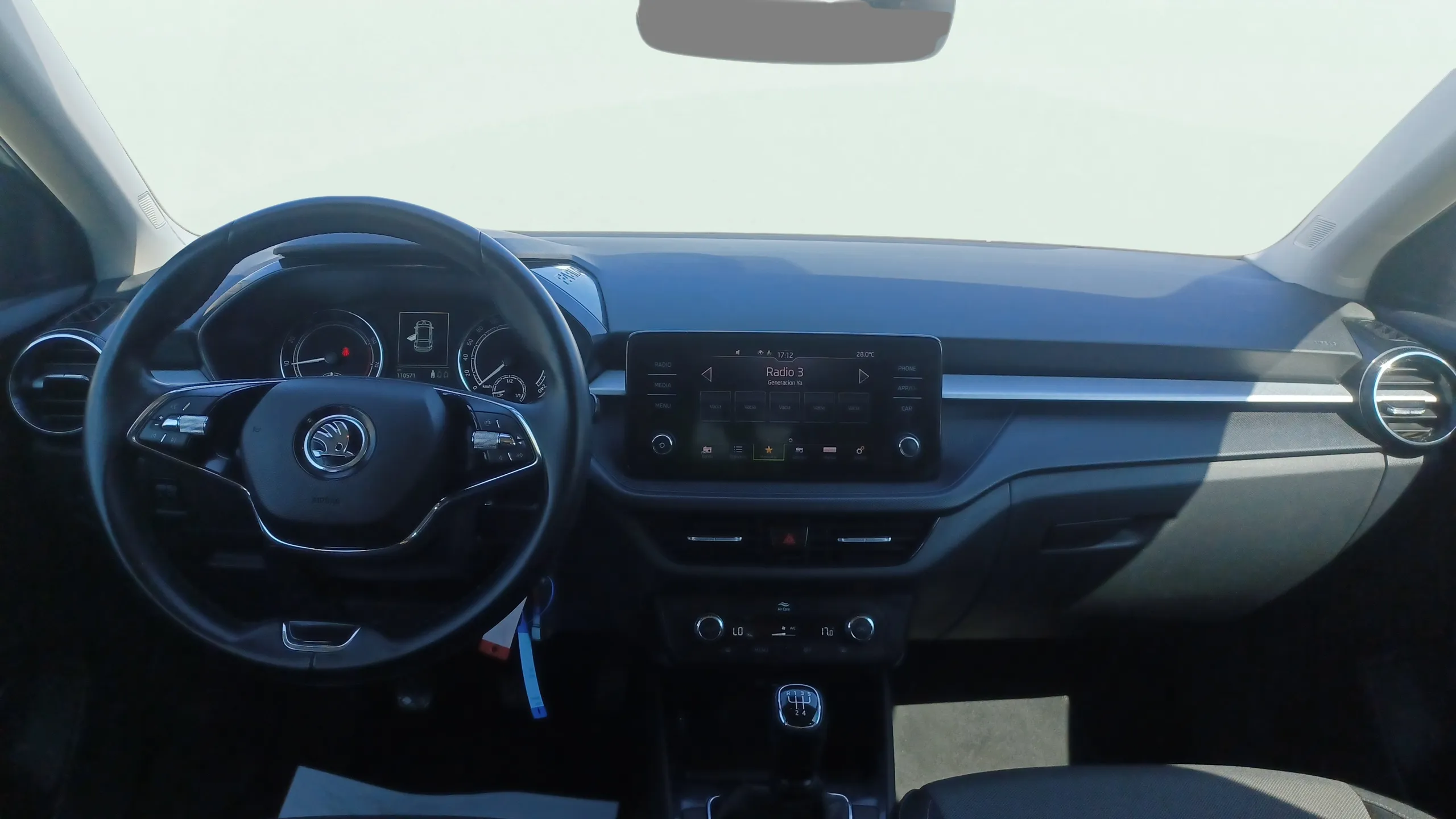 Škoda Fabia 1.0 TSI Active - foto 9