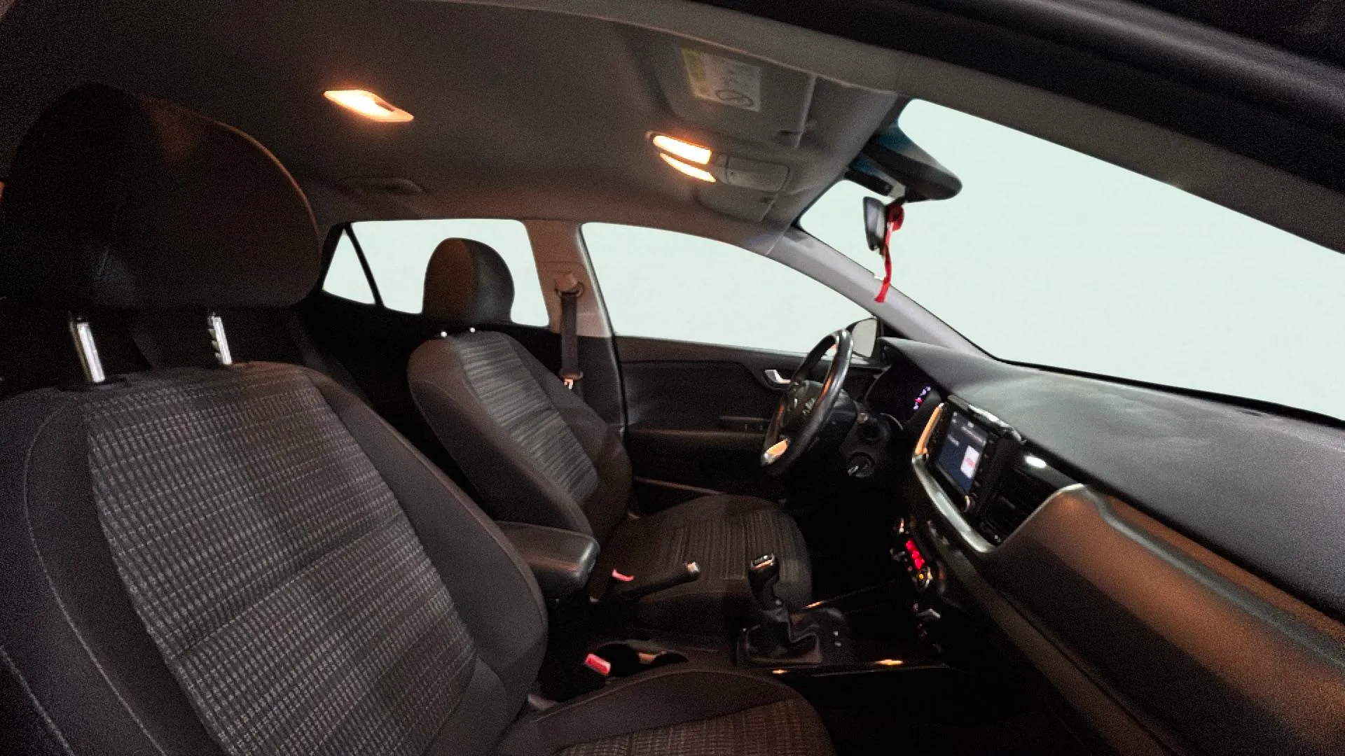 Kia Stonic 1.0 T-GDi Black Edition - foto 13