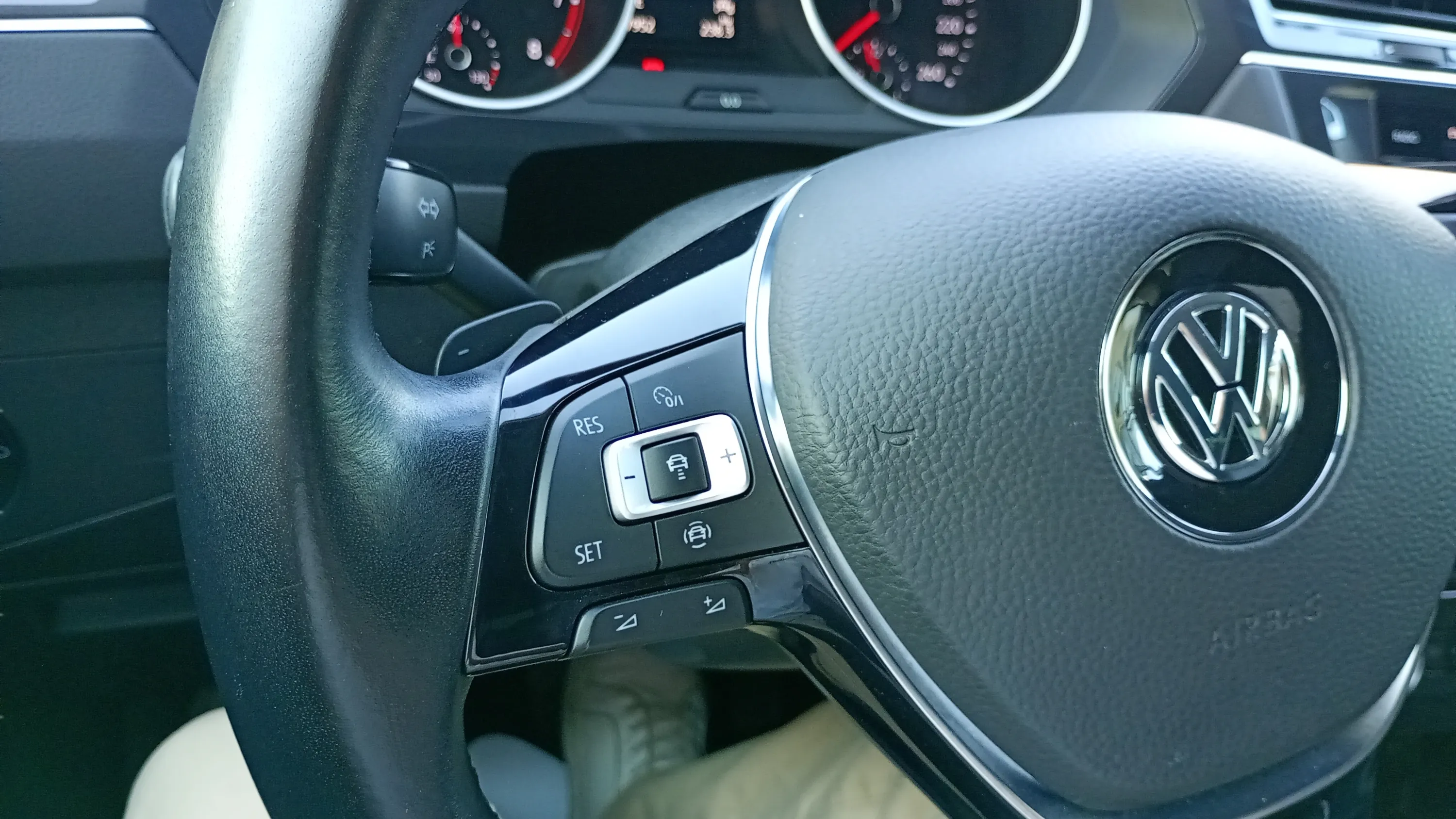Volkswagen Tiguan R-Line 1.5 TSI DSG - foto 22