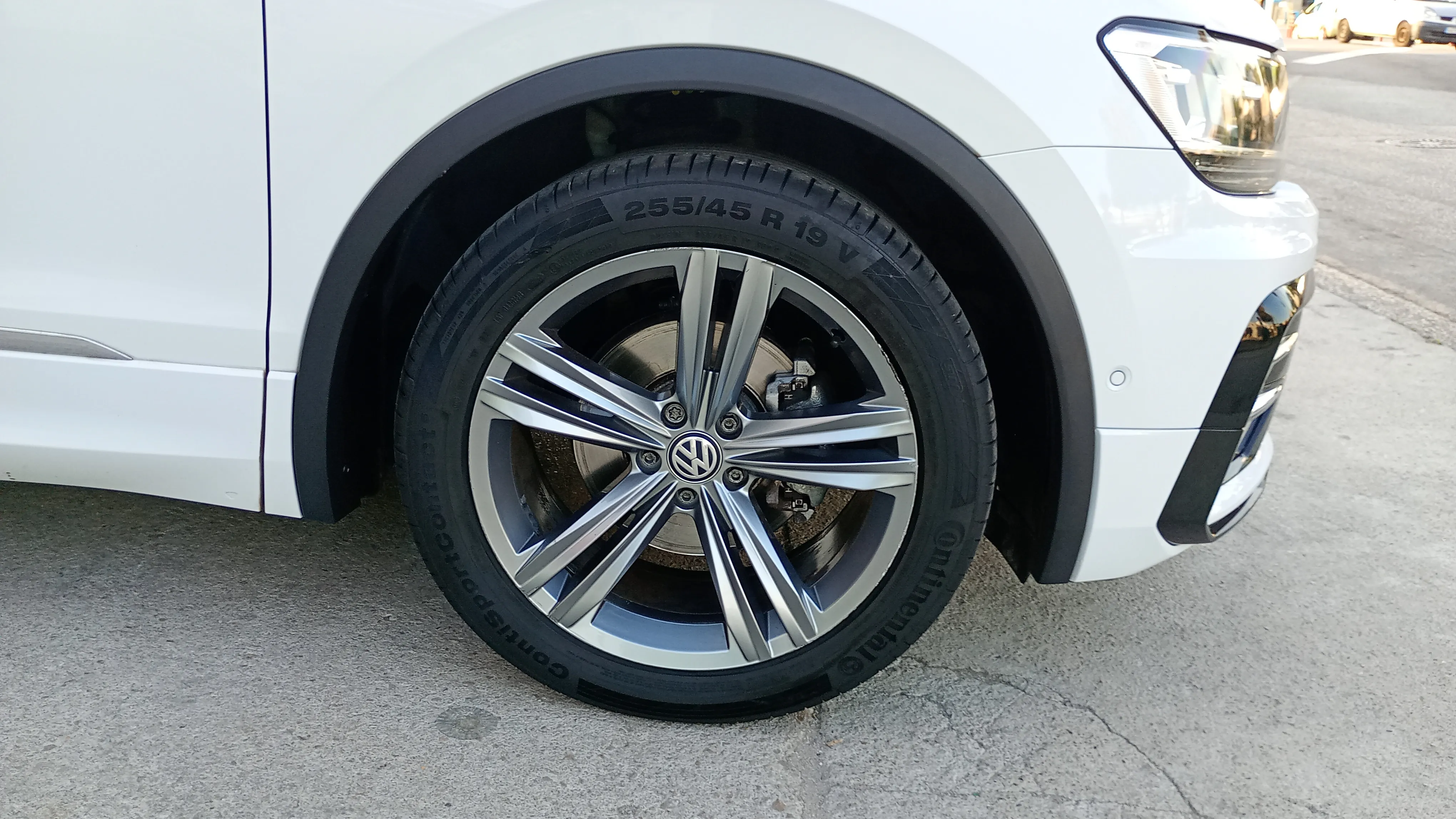 Volkswagen Tiguan R-Line 1.5 TSI DSG - foto 17