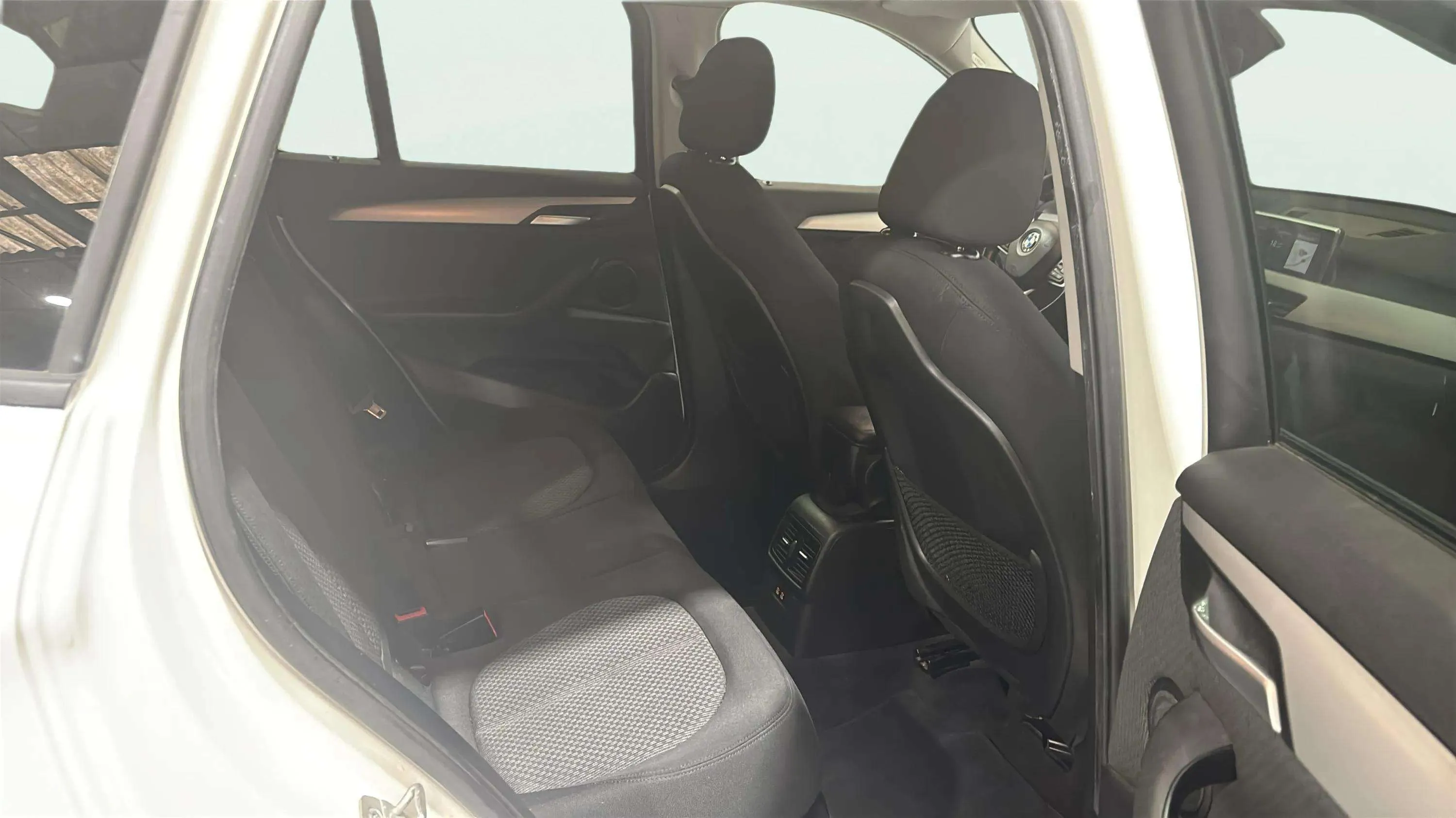 BMW X1 sDrive18d - foto 23