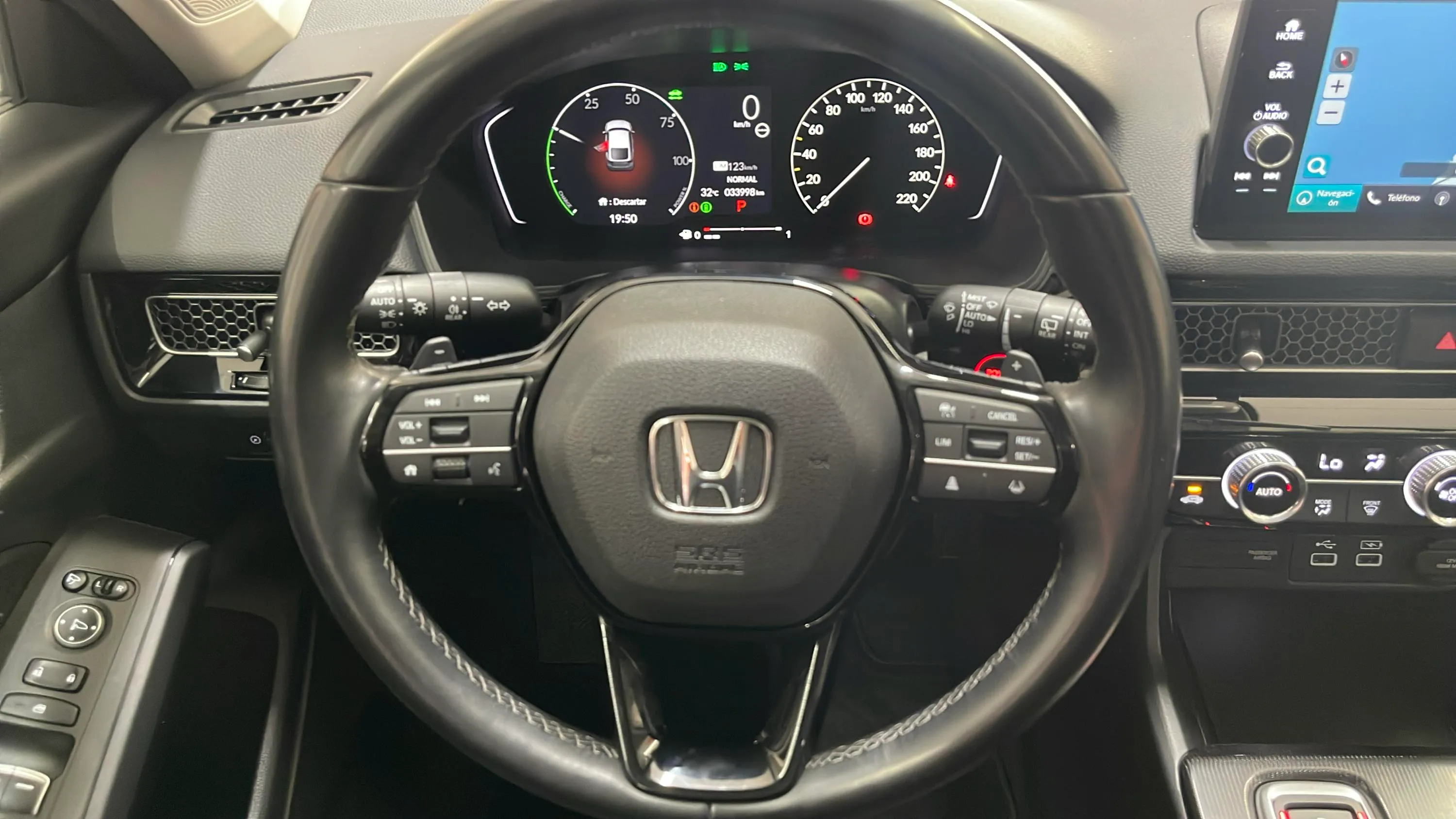 Honda Civic 2.0 i-MMD Elegance CVT - foto 10